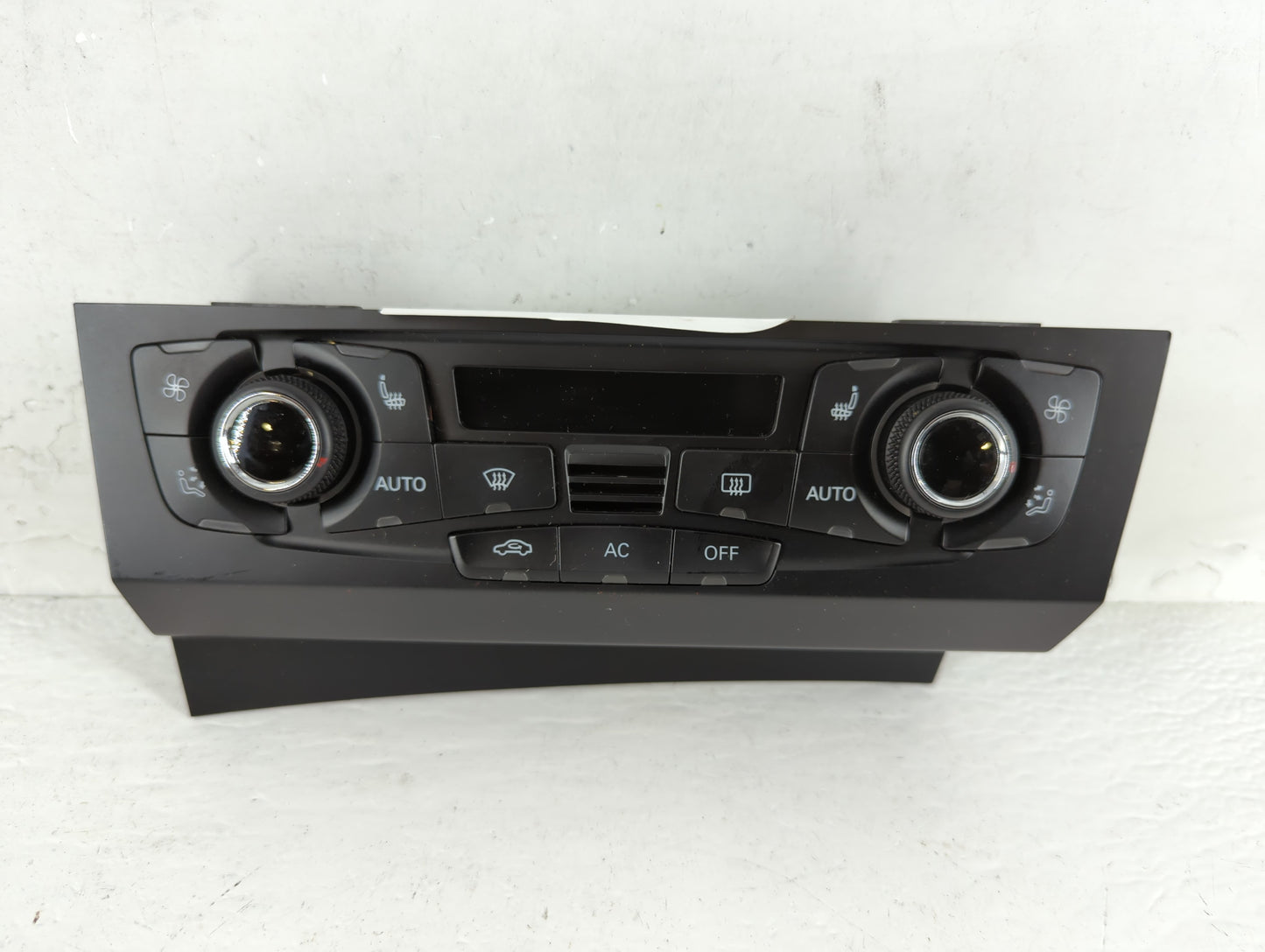 2009-2012 Audi A4 Climate Control Module Temperature AC/Heater Replacement P/N:8T1 820 043 AC Fits OEM Used Auto Parts - Oem