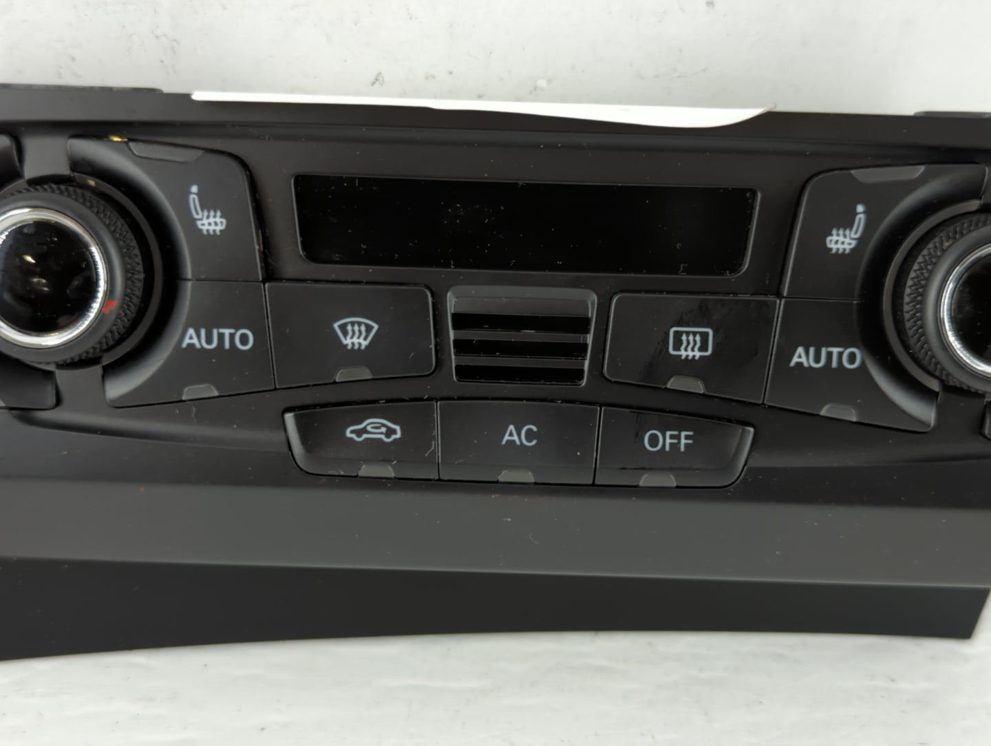 2009-2012 Audi A4 Climate Control Module Temperature AC/Heater Replacement P/N:8T1 820 043 AC Fits OEM Used Auto Parts - Oem