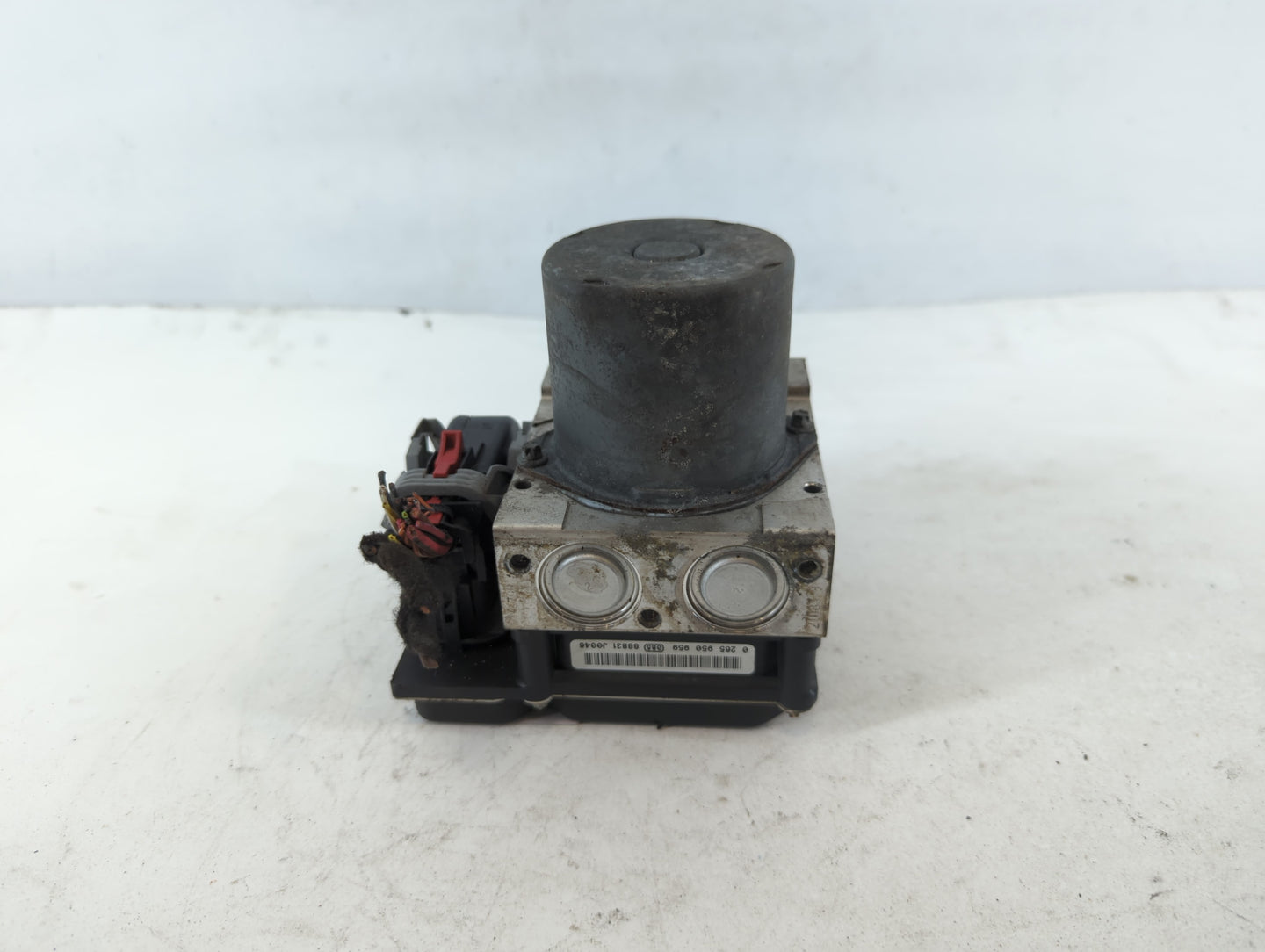 2009-2010 Audi A4 ABS Pump Control Module Replacement P/N:0 265 236 101 Fits Fits 2009 2010 OEM Used Auto Parts - Oemusedaut