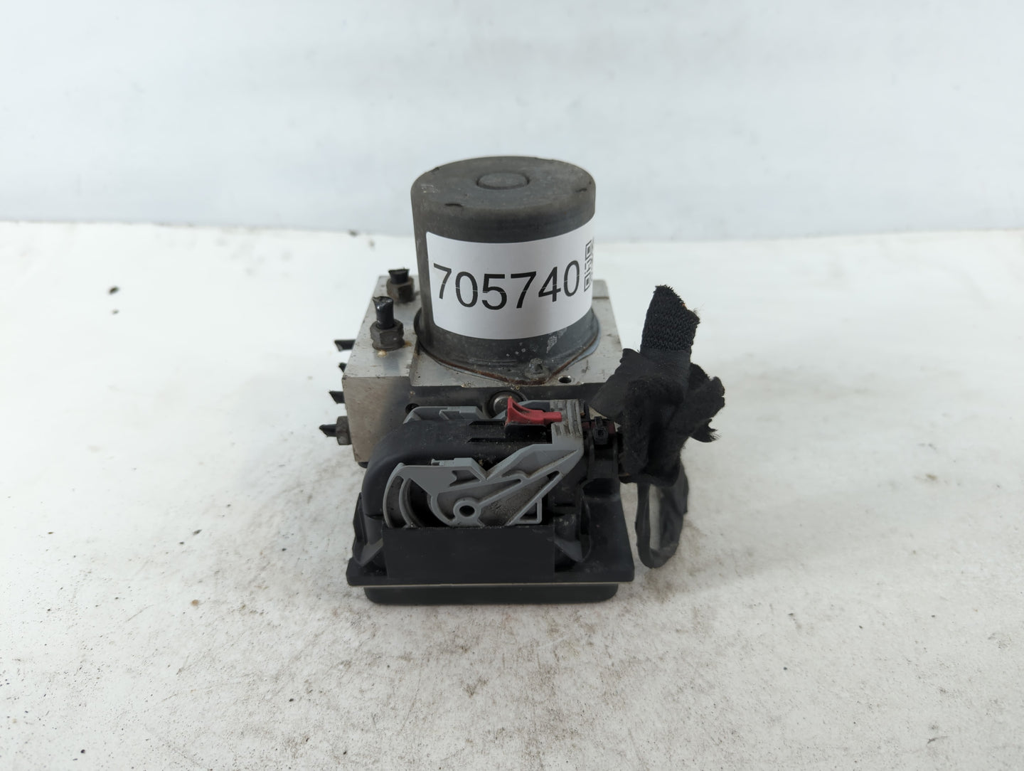 2009-2010 Audi A4 ABS Pump Control Module Replacement P/N:8K0 614 5 0 265 236 Fits Fits 2009 2010 OEM Used Auto Parts - Oemu