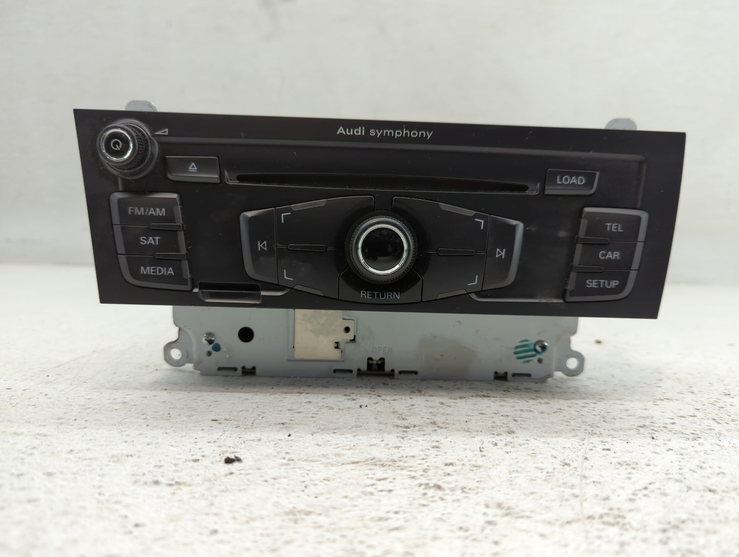2009 Audi A4 Radio AM FM Cd Player Receiver Replacement P/N:8T1 035 195 L Fits OEM Used Auto Parts - Oemusedautoparts1.com