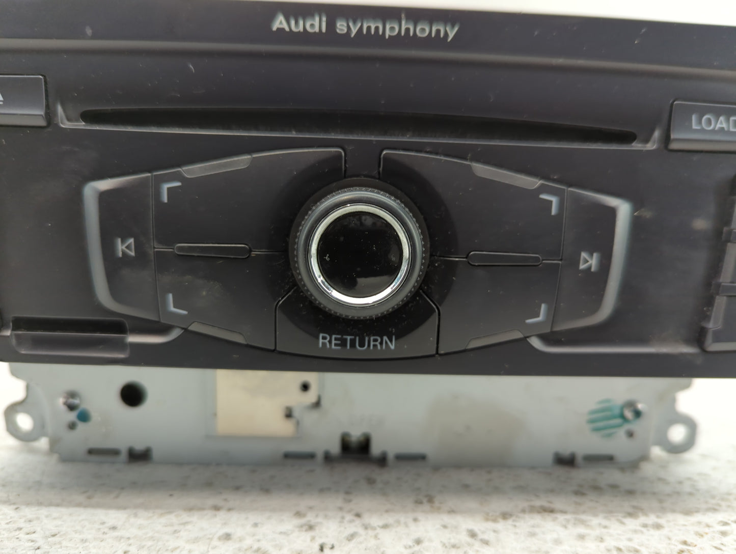 2009 Audi A4 Radio AM FM Cd Player Receiver Replacement P/N:8T1 035 195 L Fits OEM Used Auto Parts - Oemusedautoparts1.com