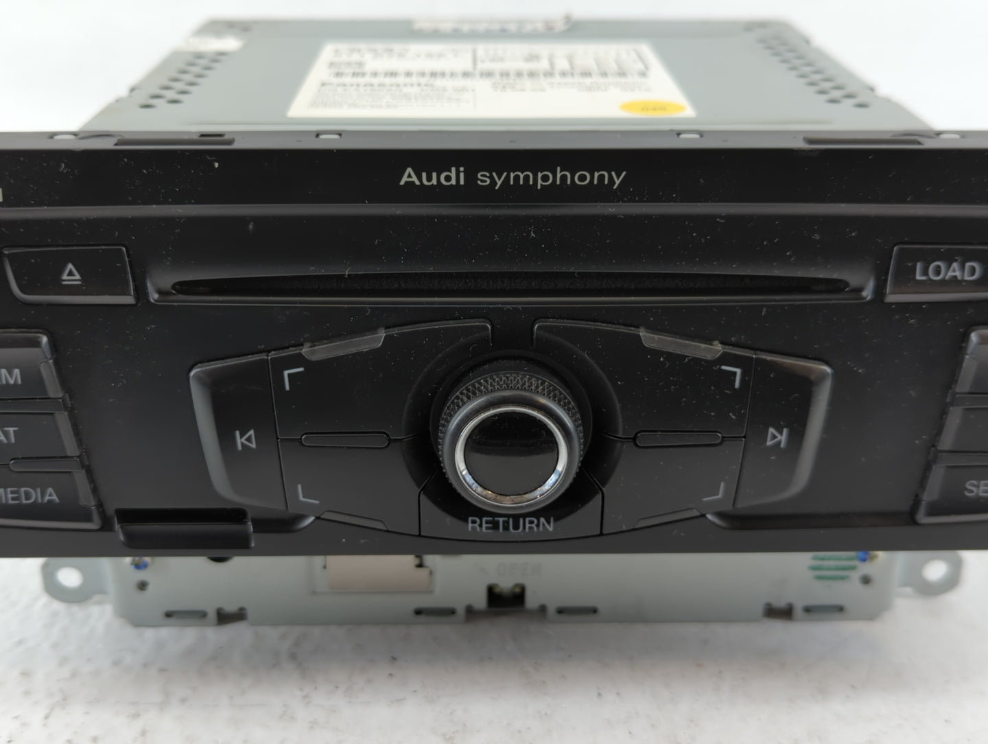 2009 Audi A4 Radio AM FM Cd Player Receiver Replacement P/N:8T1 035 195 L Fits OEM Used Auto Parts - Oemusedautoparts1.com