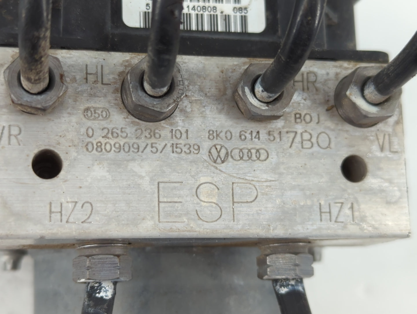 2009-2010 Audi A4 ABS Pump Control Module Replacement P/N:8K0 614 517BQ 0 265 236 101 Fits Fits 2009 2010 OEM Used Auto Part