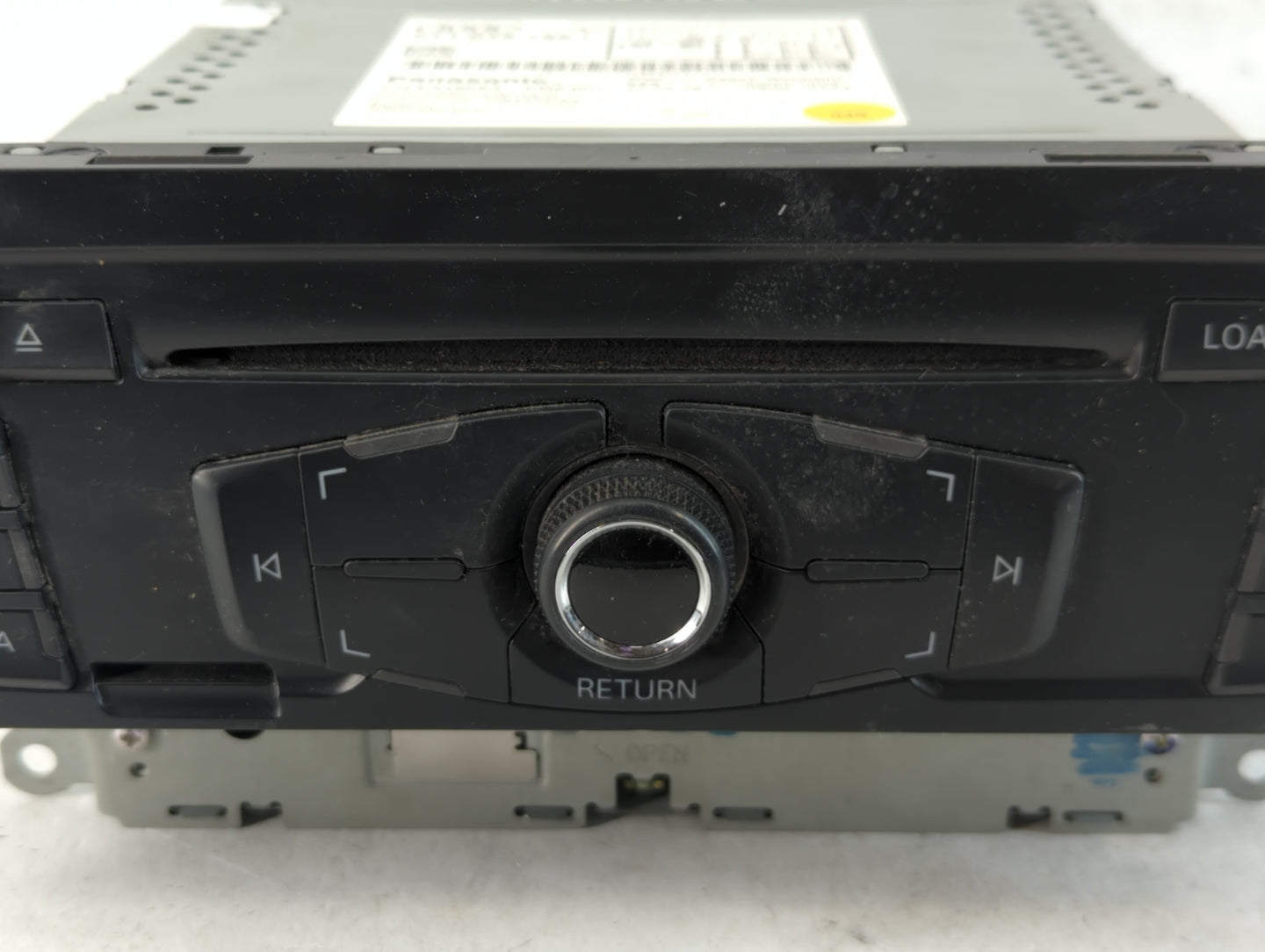 2009 Audi A4 Radio AM FM Cd Player Receiver Replacement P/N:8T1 035 195 L Fits OEM Used Auto Parts - Oemusedautoparts1.com