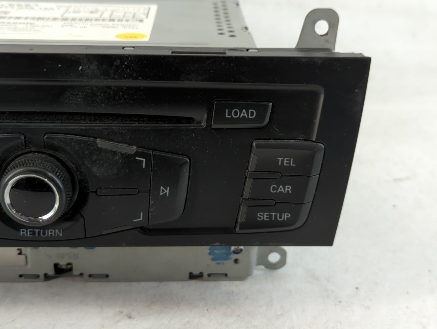 2009 Audi A4 Radio AM FM Cd Player Receiver Replacement P/N:8T1 035 195 L Fits OEM Used Auto Parts - Oemusedautoparts1.com