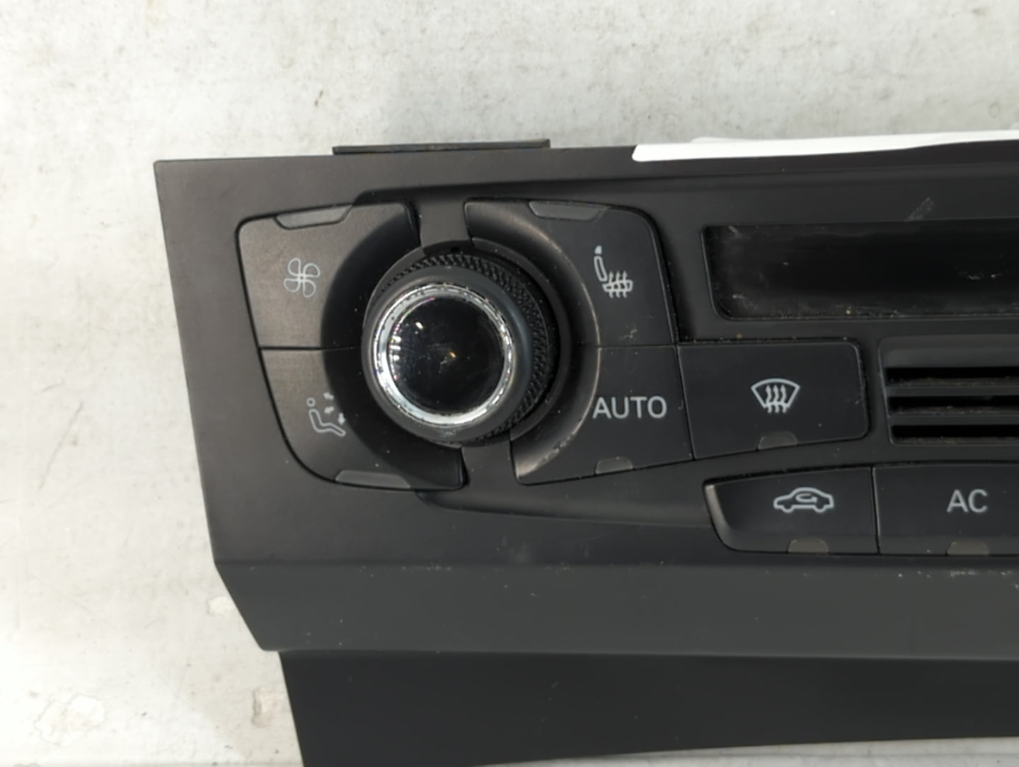 2009-2012 Audi A4 Climate Control Module Temperature AC/Heater Replacement P/N:8T1 820 043 AC Fits OEM Used Auto Parts - Oem