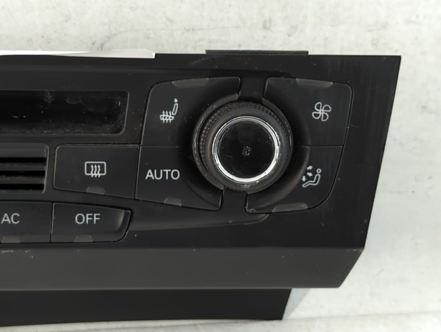 2009-2012 Audi A4 Climate Control Module Temperature AC/Heater Replacement P/N:8T1 820 043 AC Fits OEM Used Auto Parts - Oem