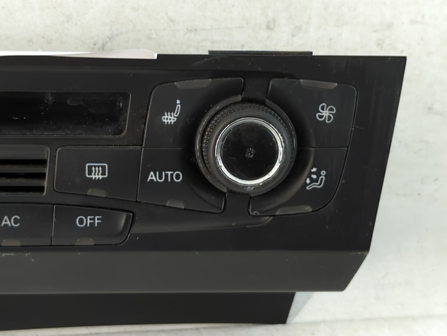 2009-2012 Audi A4 Climate Control Module Temperature AC/Heater Replacement P/N:8T1 820 043 AC Fits OEM Used Auto Parts - Oem