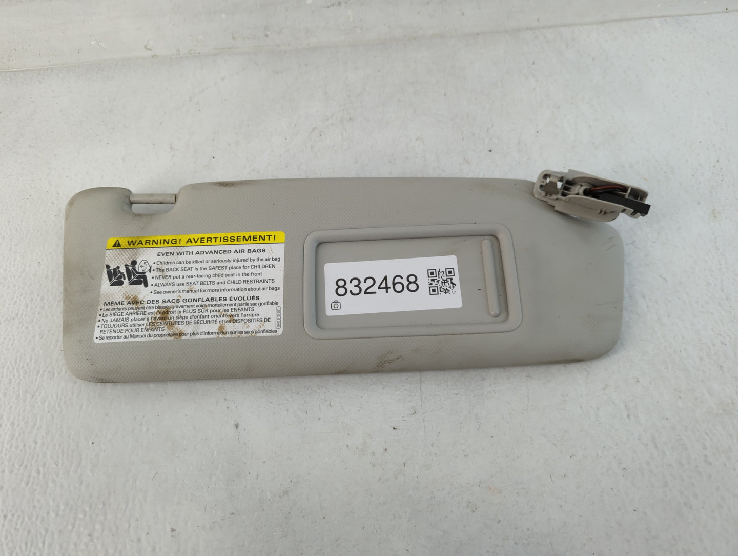 2009-2012 Audi A4 Sun Visor Shade Replacement Passenger Right Mirror Fits Fits 2009 2010 2011 2012 OEM Used Auto Parts - Oem
