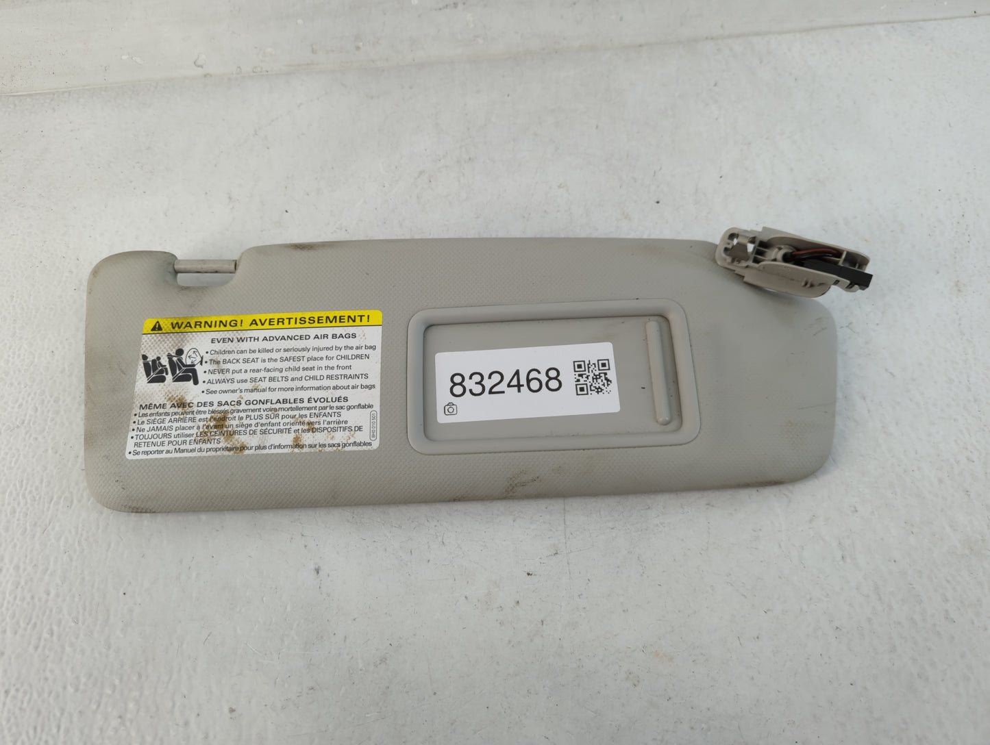 2009-2012 Audi A4 Sun Visor Shade Replacement Passenger Right Mirror Fits Fits 2009 2010 2011 2012 OEM Used Auto Parts - Oem