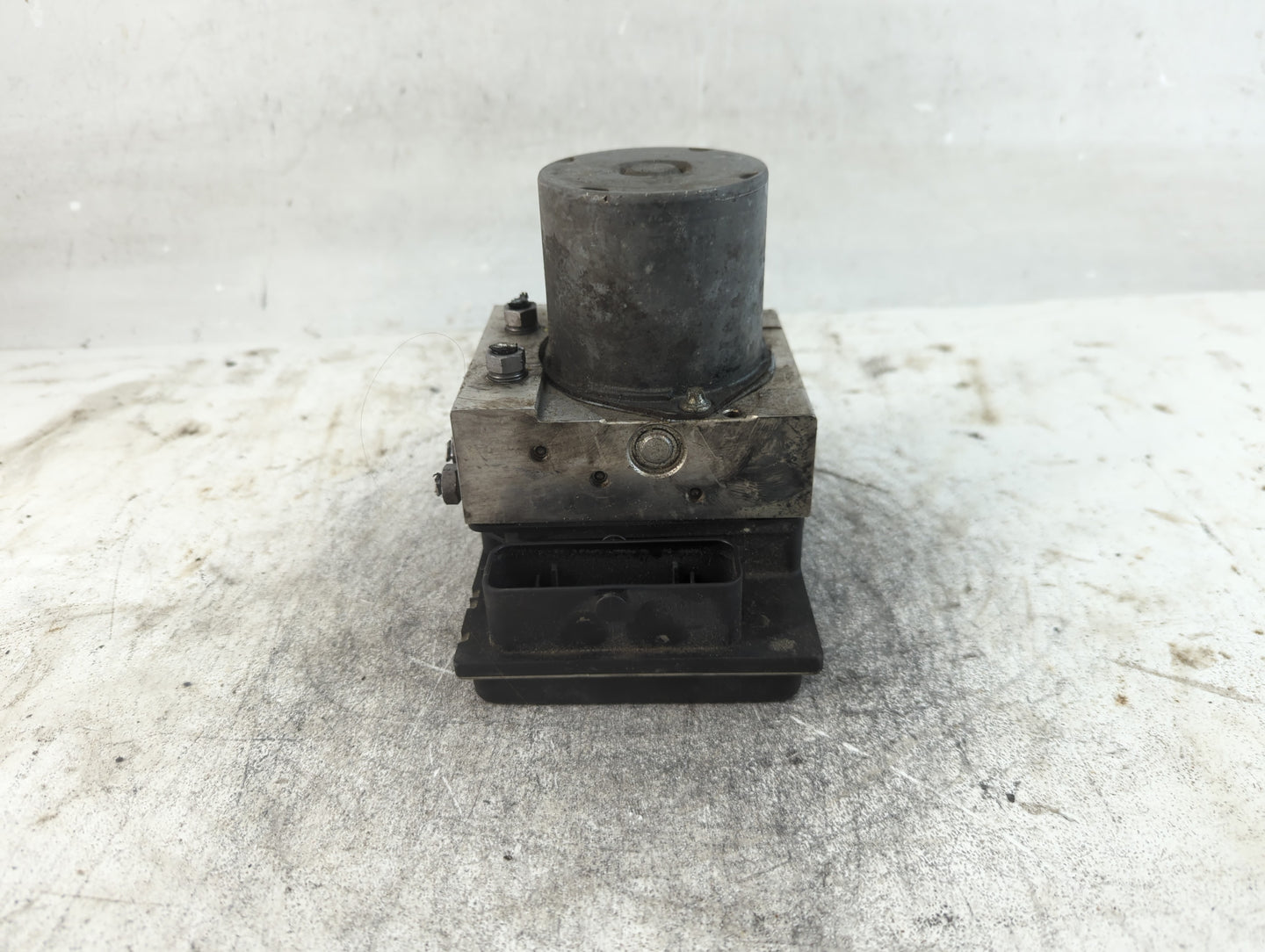 2007-2009 Audi A4 ABS Pump Control Module Replacement P/N:8K0 614 517 FL Fits Fits 2007 2008 2009 OEM Used Auto Parts - Oemu