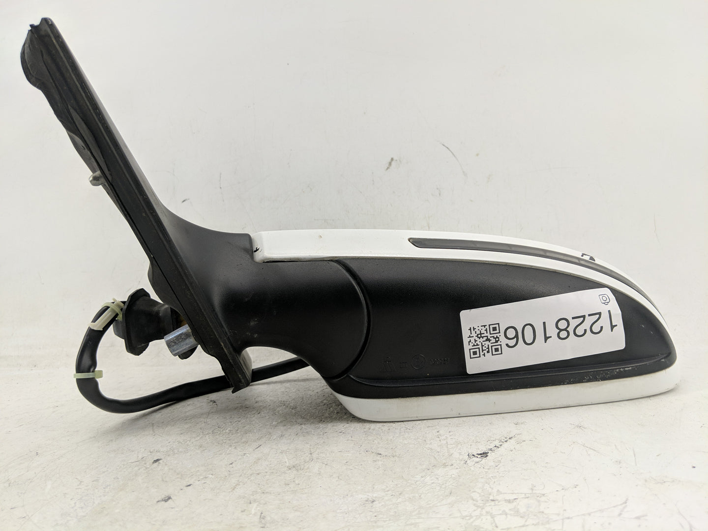 2009 Audi A4 Quattro Side Mirror Replacement Driver Left View Door Mirror Fits OEM Used Auto Parts - Oemusedautoparts1.com
