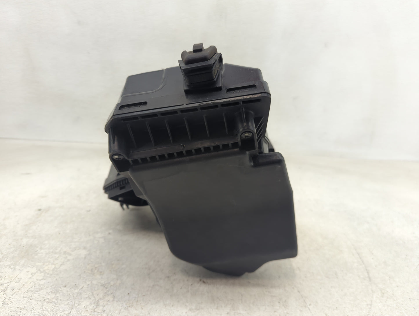 2009-2011 Audi A4 Quattro Air Cleaner Intake-duct Hose Tube - Oemusedautoparts1.com
