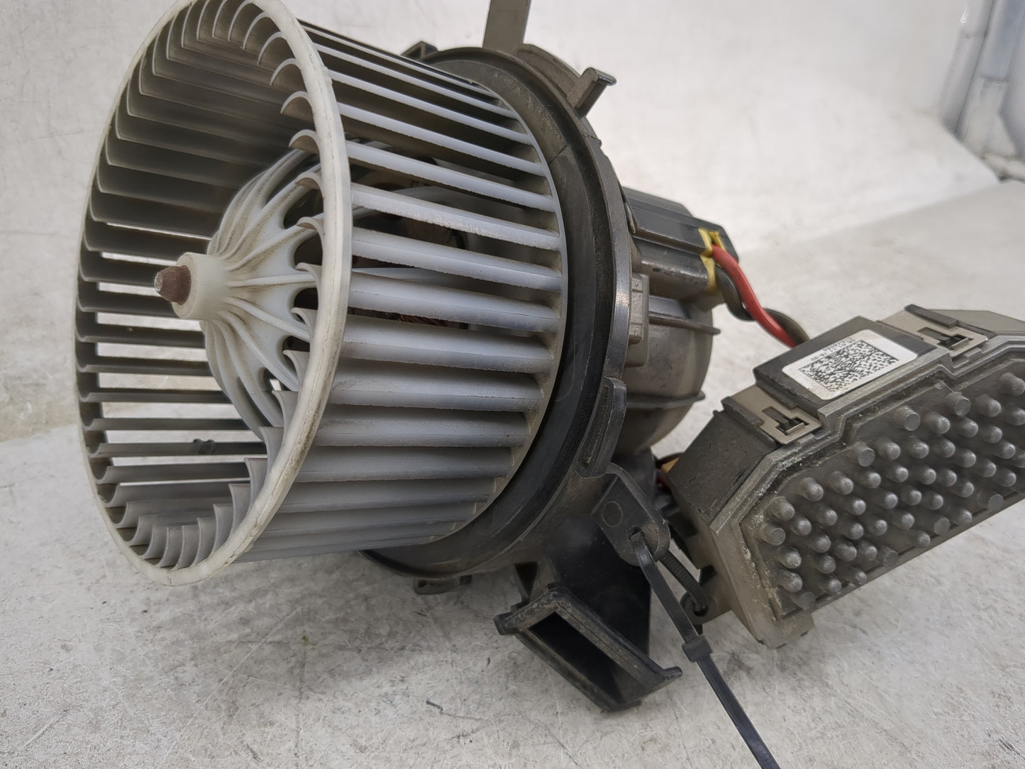 2009-2012 Audi A4 Quattro Heater AC Blower Motor P/N:8K0 820 521 B Fits Fits 2008 2009 2010 2011 2012 OEM Used Auto Parts - 