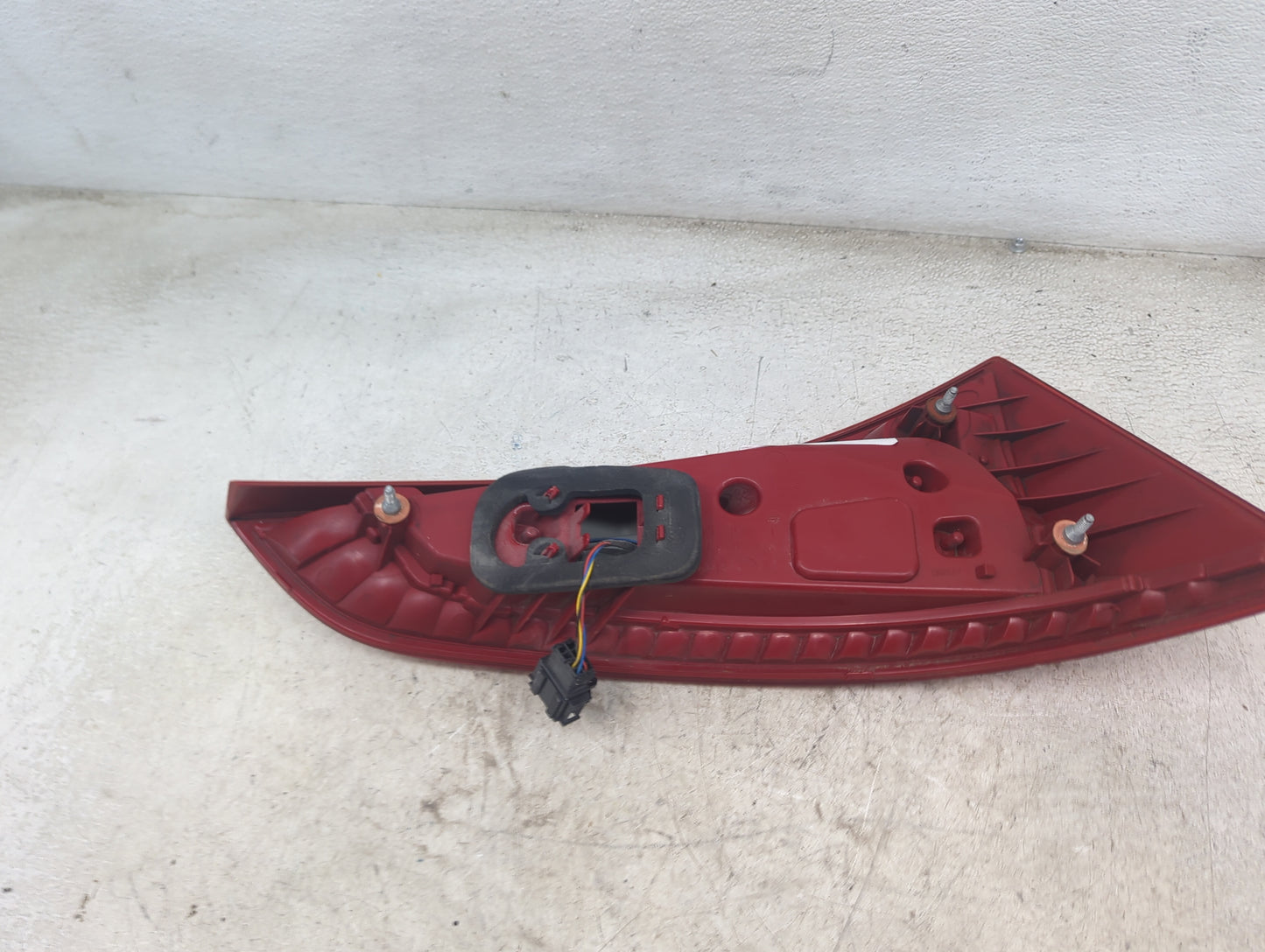 2009-2012 Audi Q5 Passenger Right Side Deck Lid Mounted Tail Light - Oemusedautoparts1.com
