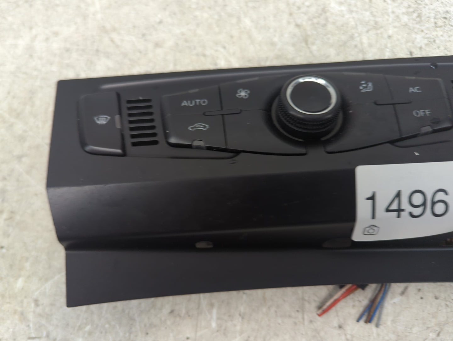 2009-2010 Audi Q5 Climate Control Module Temperature AC/Heater Replacement P/N:8T1820043AM A2C53346874 Fits OEM Used Auto Pa