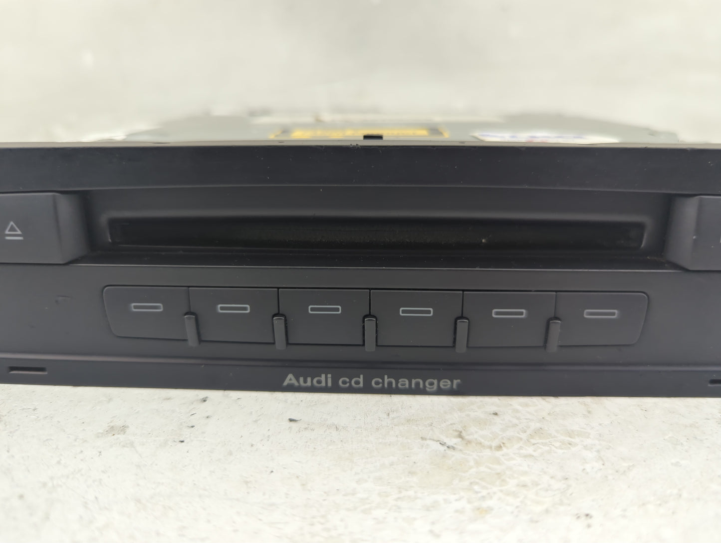 2007-2011 Audi Q7 Information Display Screen - Oemusedautoparts1.com