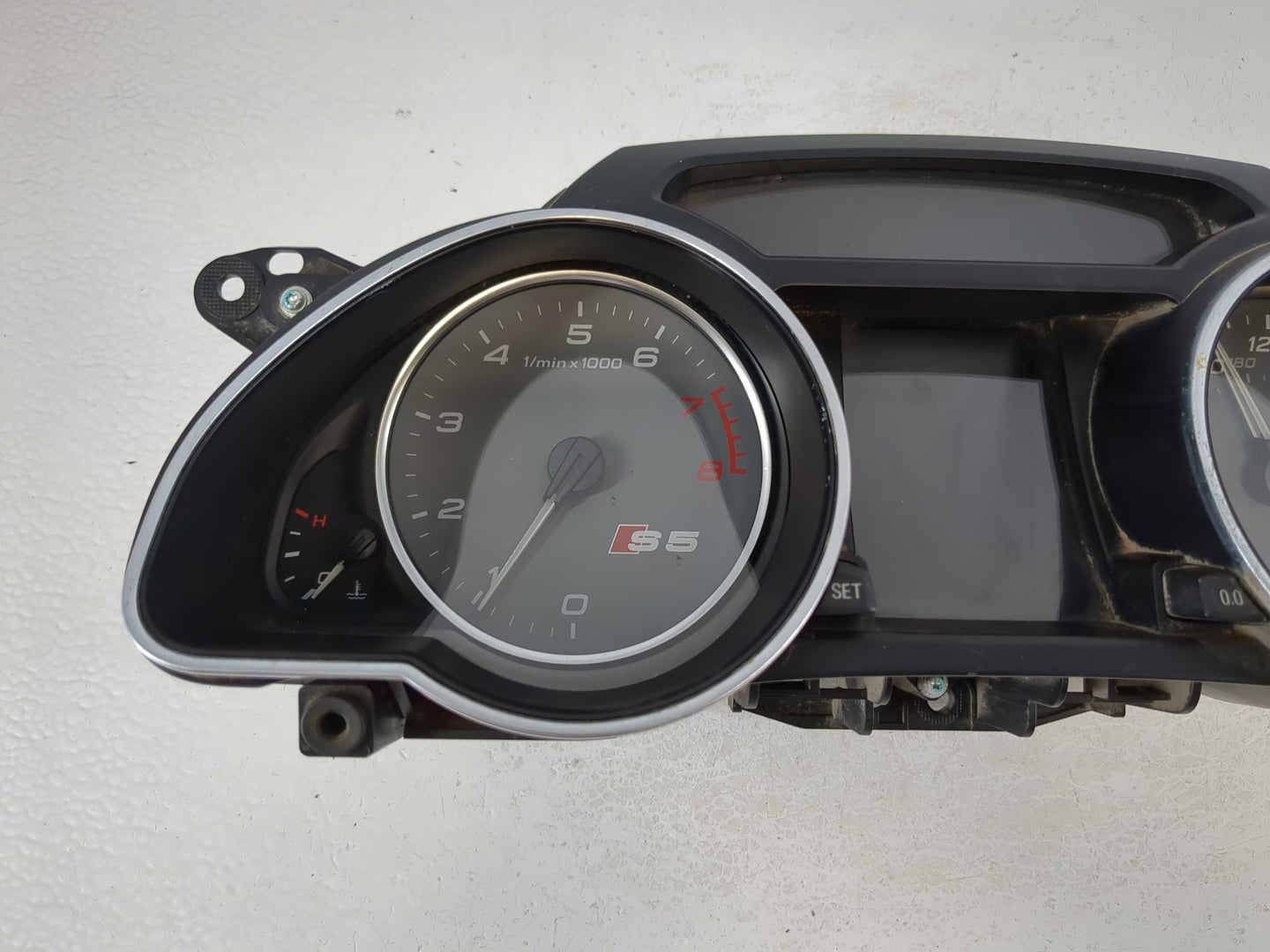 2008-2009 Audi S5 Instrument Cluster Speedometer Gauges P/N:555 001 Fits Fits 2008 2009 OEM Used Auto Parts - Oemusedautopar