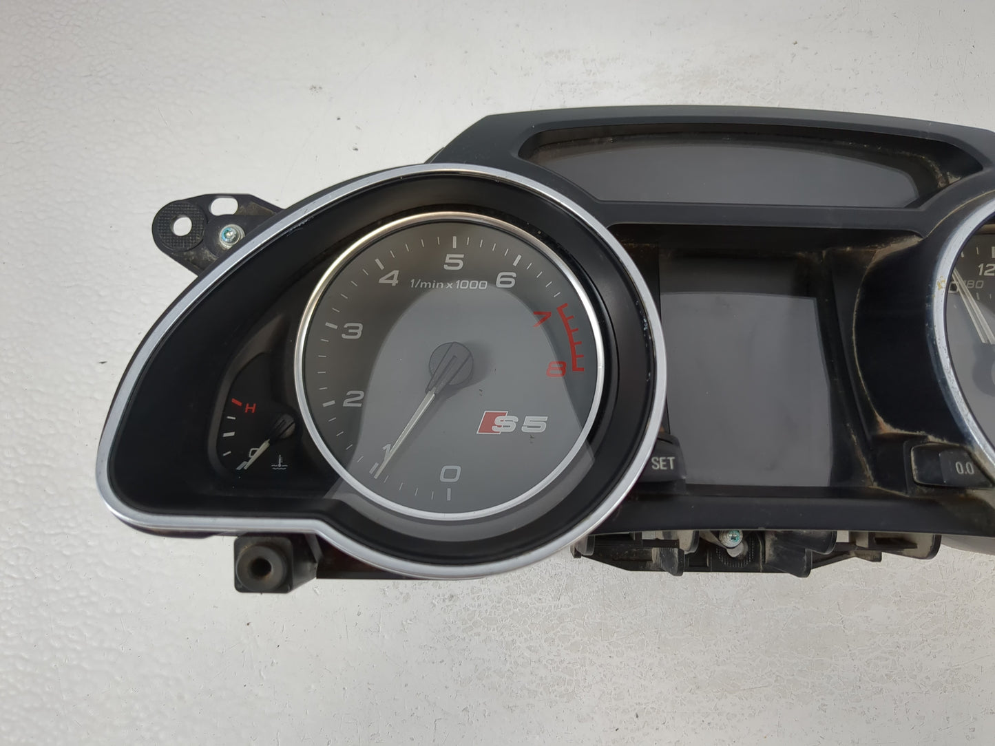 2008-2009 Audi S5 Instrument Cluster Speedometer Gauges P/N:555 001 Fits Fits 2008 2009 OEM Used Auto Parts - Oemusedautopar