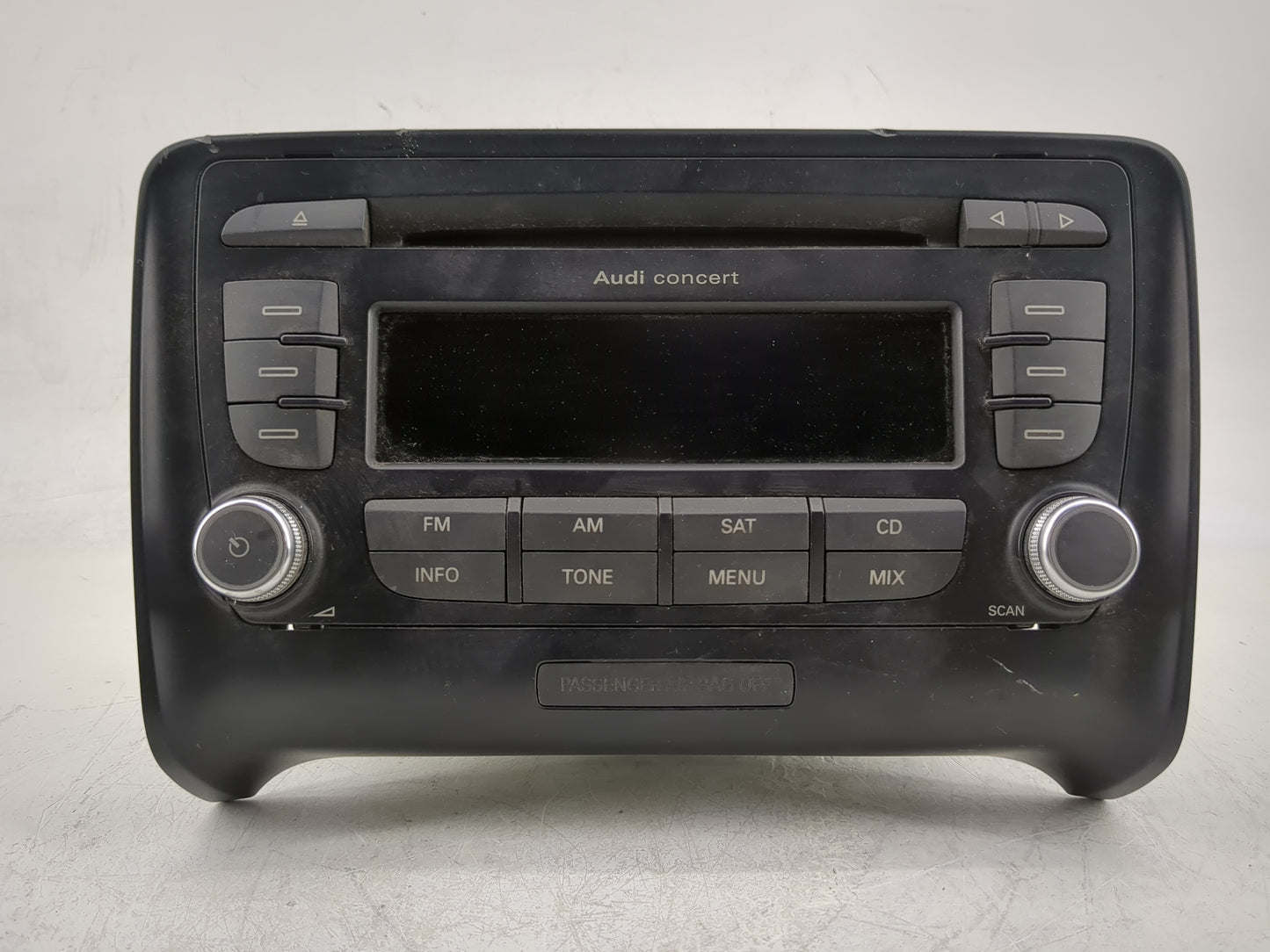2008-2009 Audi Tt Radio AM FM Cd Player Receiver Replacement P/N:8J0 035 186 P 7 647 009 380 Fits Fits 2008 2009 OEM Used Au