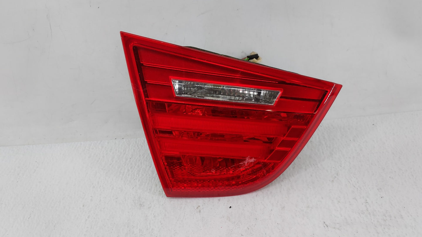2009-2011 Bmw 323i Tail Light Assembly Driver Left OEM P/N:7154155 7289427 Fits Fits 2009 2010 2011 OEM Used Auto Parts - Oe