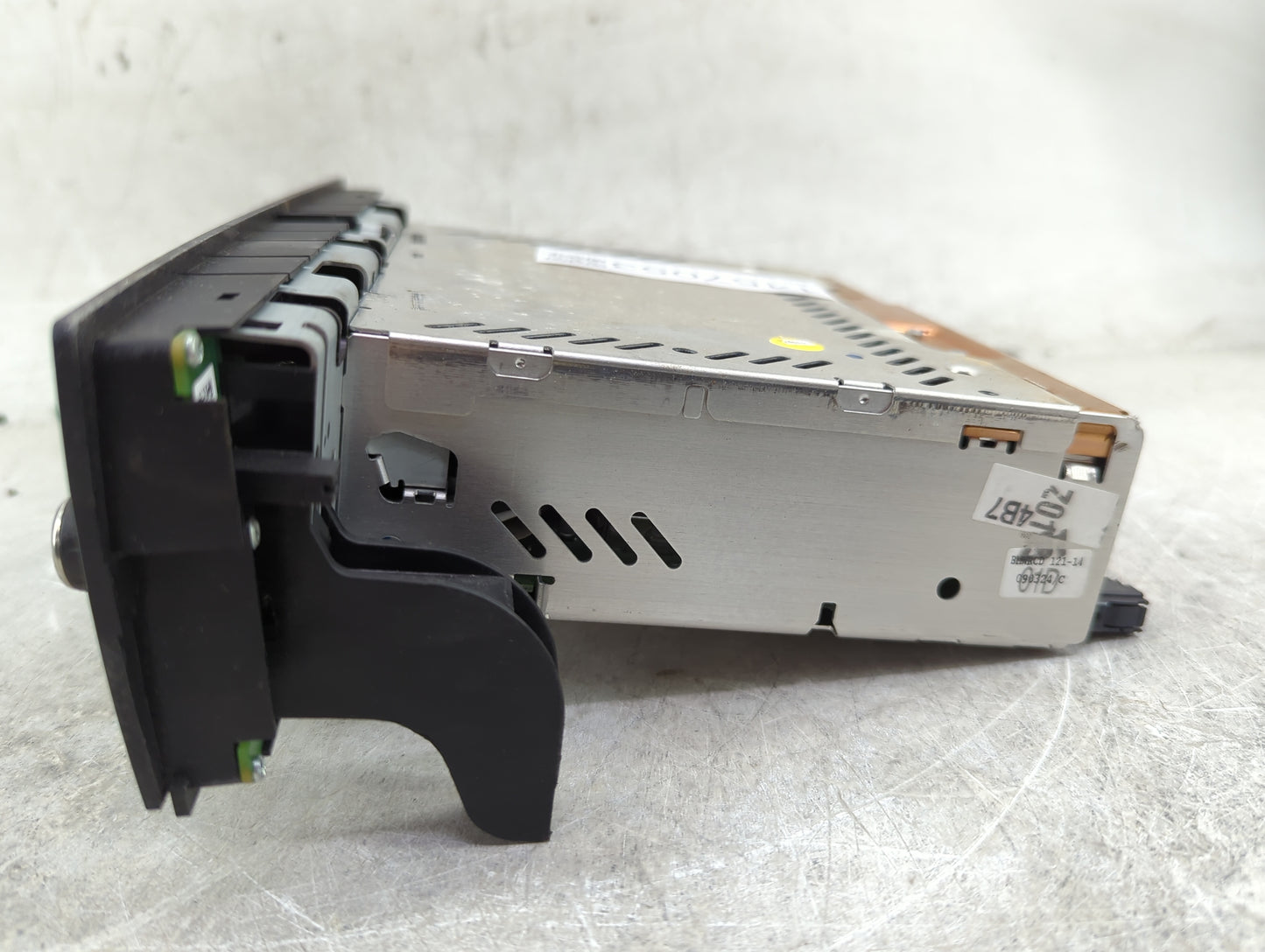 2008-2009 Bmw 328 Radio AM FM Cd Player Receiver Replacement P/N:65129199389-02 9199389, VD102791168501 Fits Fits 2008 2009 