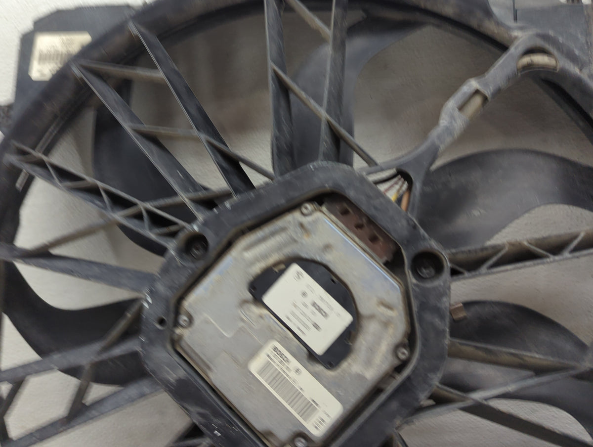 2007-2013 Bmw 328 Electric Radiator Cooling Fan Motor Assembly P/N:17427562080-03 0130308326 Fits OEM Used Auto Parts - Oemu