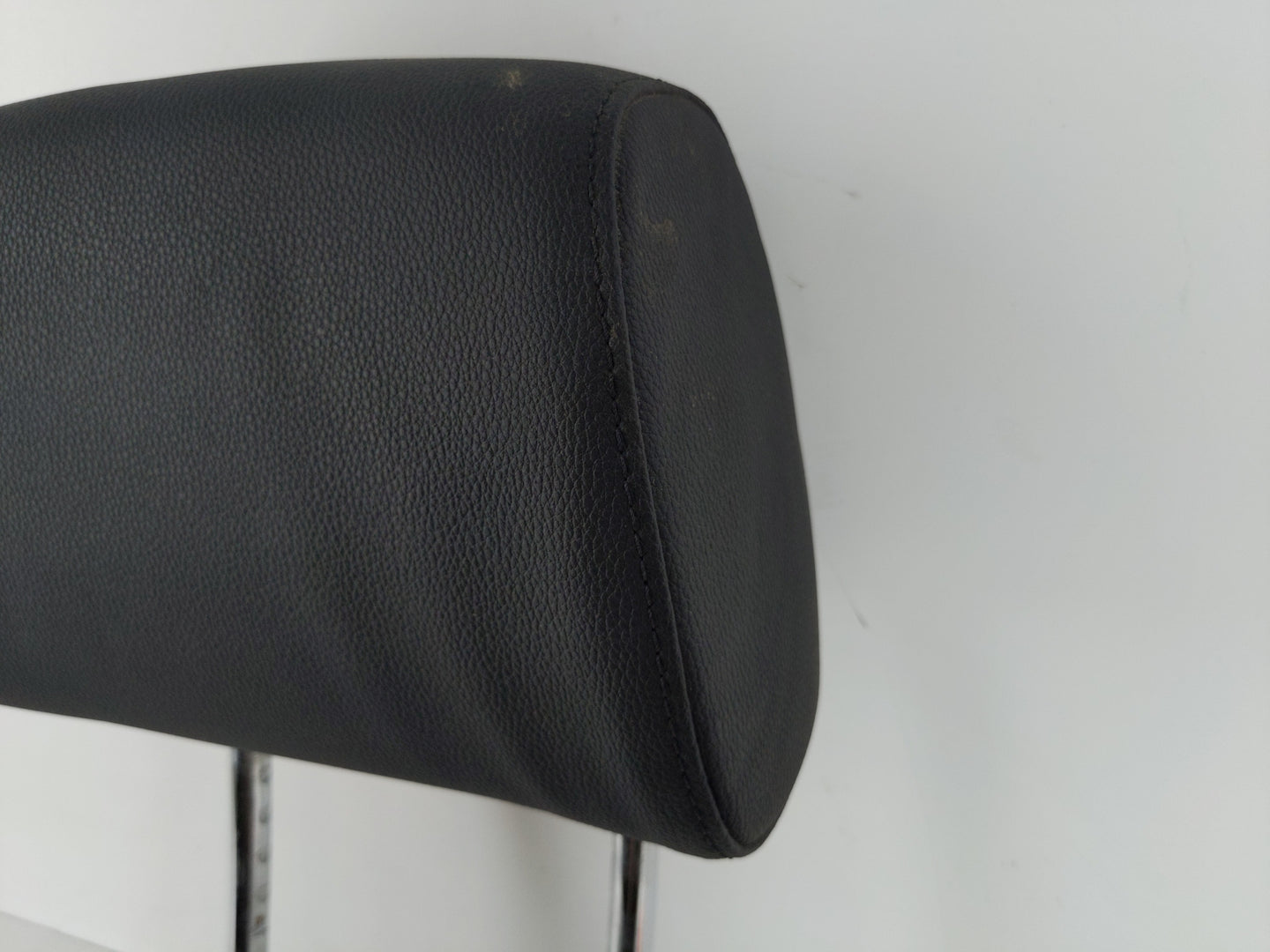 2009 Bmw 328i Headrest Head Rest Front Driver Passenger Seat Fits OEM Used Auto Parts - Oemusedautoparts1.com