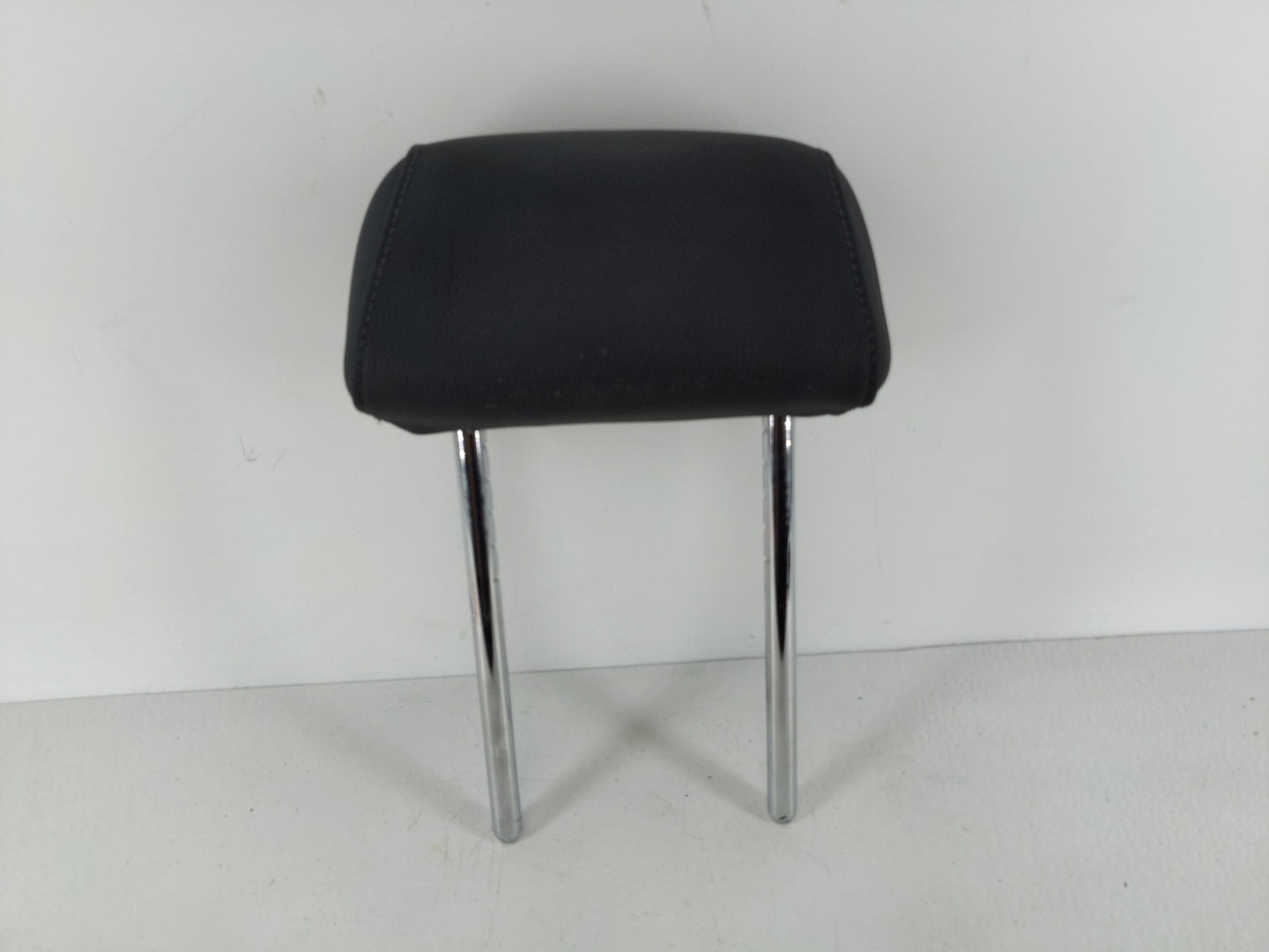 2009 Bmw 328i Headrest Head Rest Rear Seat Fits OEM Used Auto Parts - Oemusedautoparts1.com