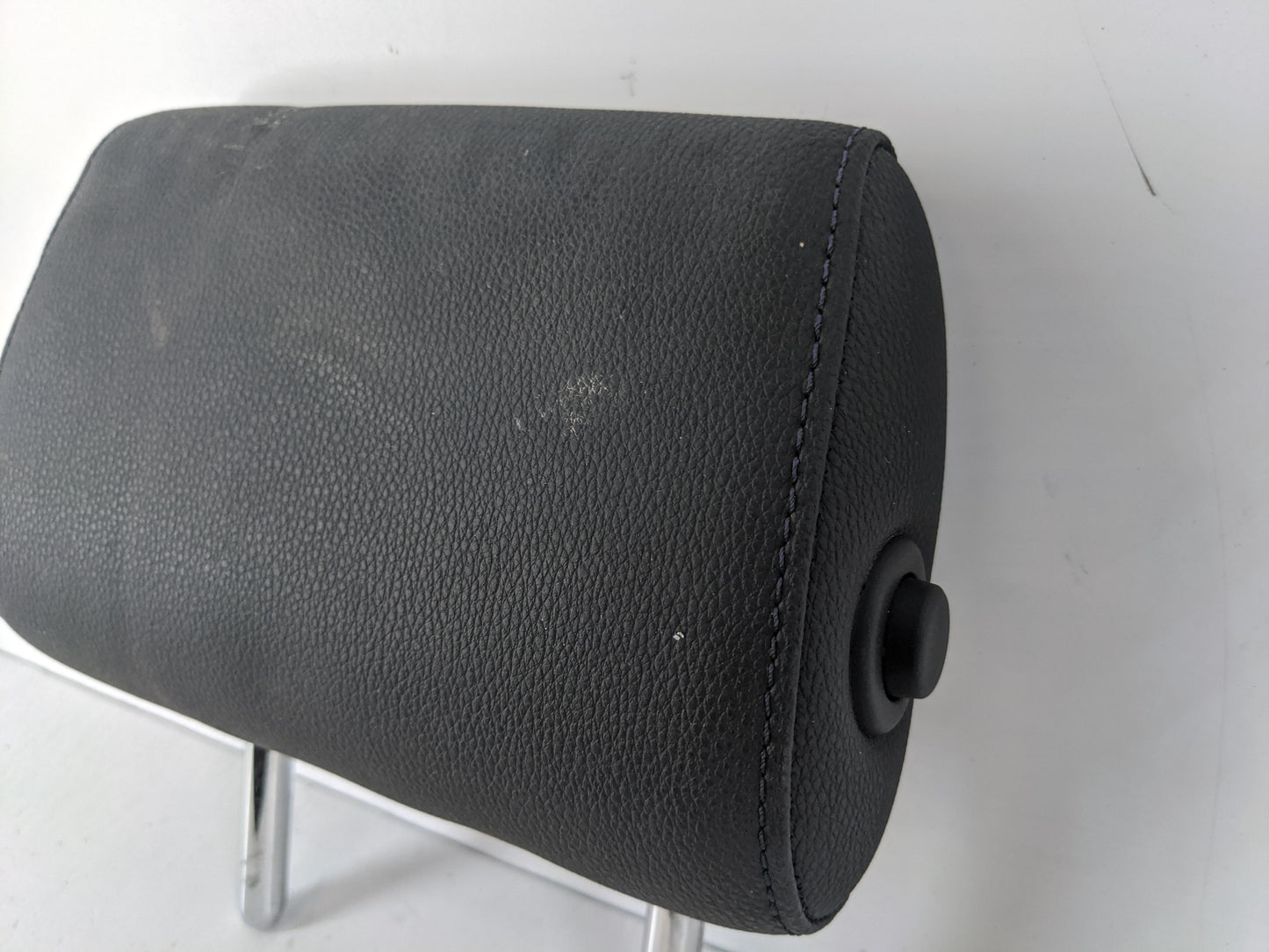 2009 Bmw 328i Headrest Head Rest Rear Center Seat Fits OEM Used Auto Parts - Oemusedautoparts1.com