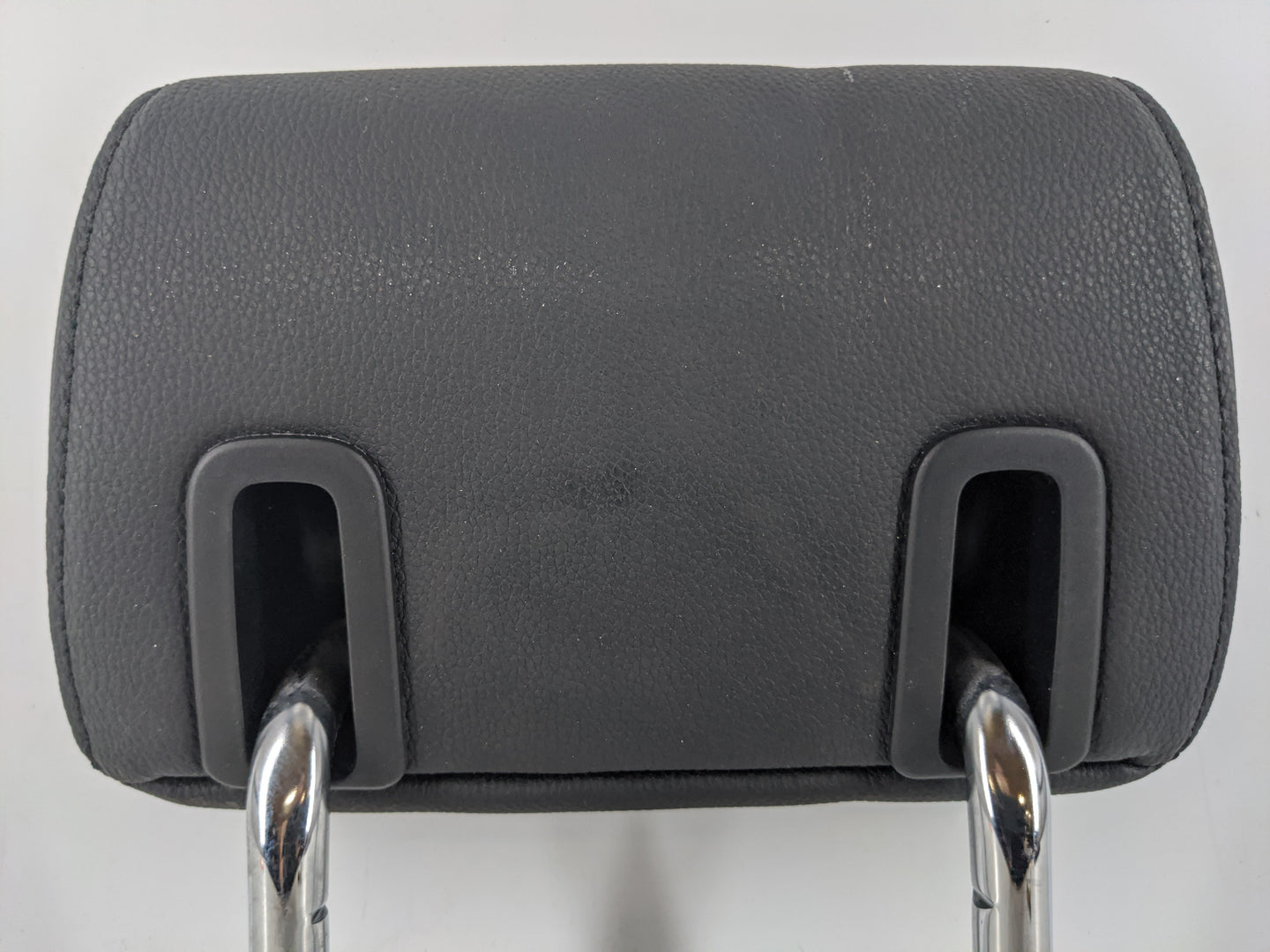 2009 Bmw 328i Headrest Head Rest Rear Center Seat Fits OEM Used Auto Parts - Oemusedautoparts1.com