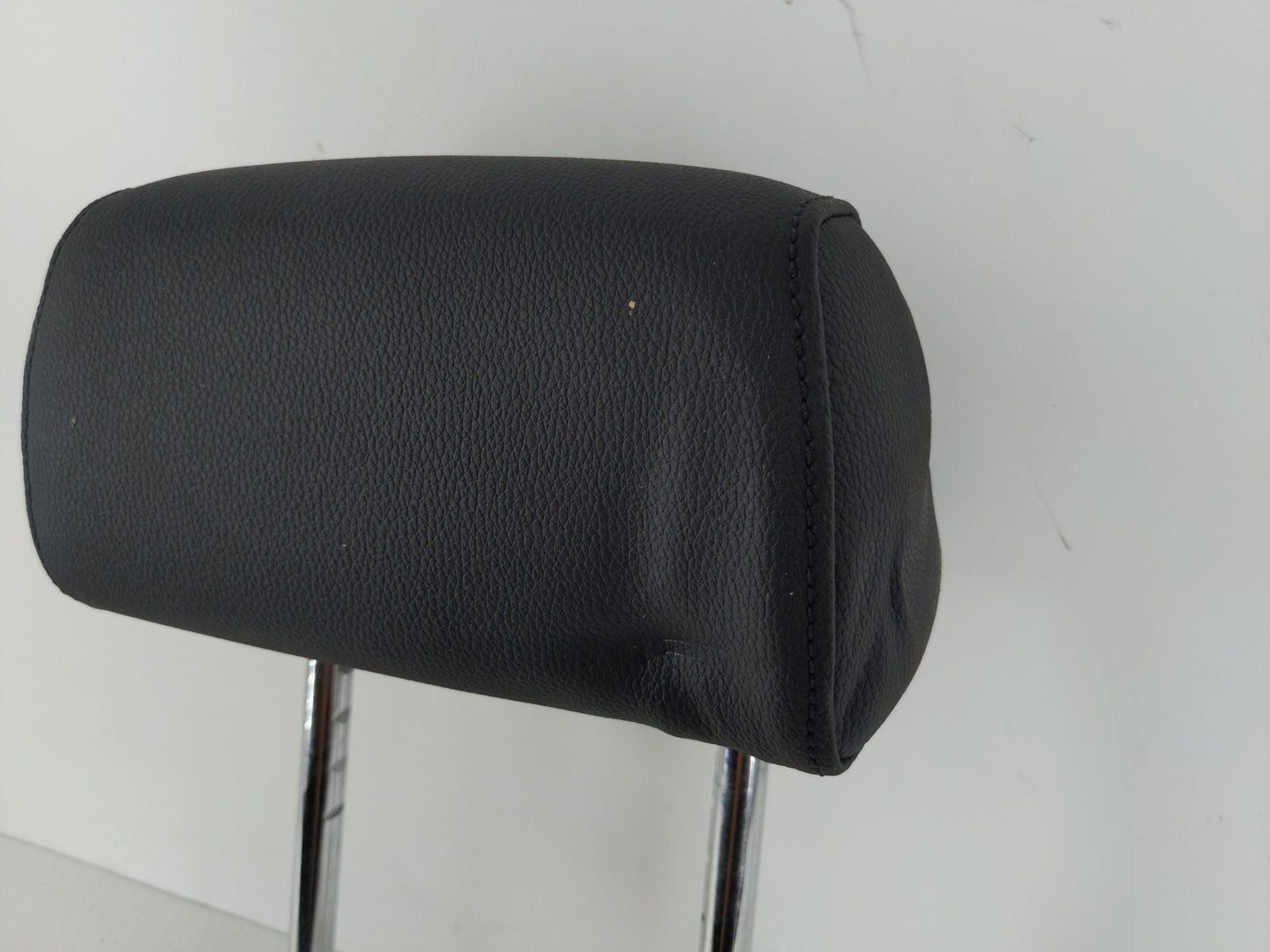 2007-2013 Bmw 328i Headrest Head Rest Rear Center Seat Fits Fits 2007 2008 2009 2010 2011 2012 2013 OEM Used Auto Parts - Oe
