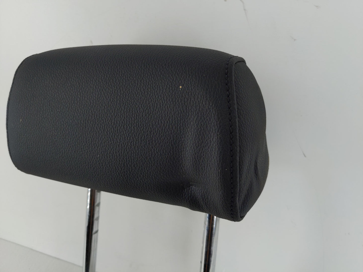 2007-2013 Bmw 328i Headrest Head Rest Rear Center Seat Fits Fits 2007 2008 2009 2010 2011 2012 2013 OEM Used Auto Parts - Oe