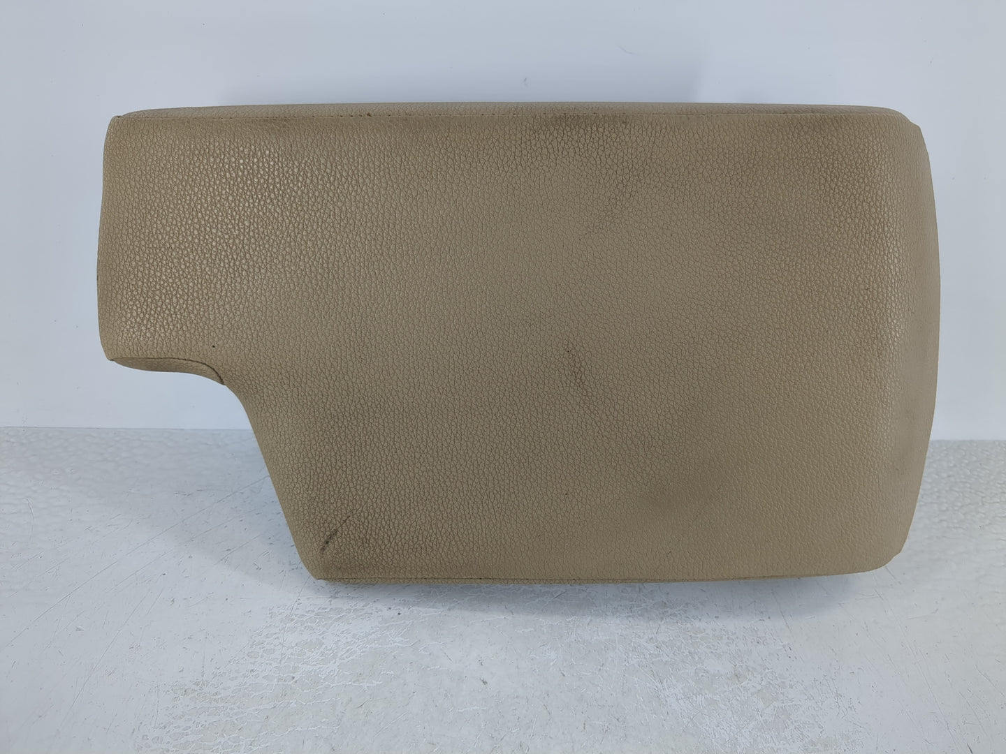 2009-2011 Bmw 328i Center Console Armrest Cover Lid Fits Fits 2009 2010 2011 OEM Used Auto Parts - Oemusedautoparts1.com