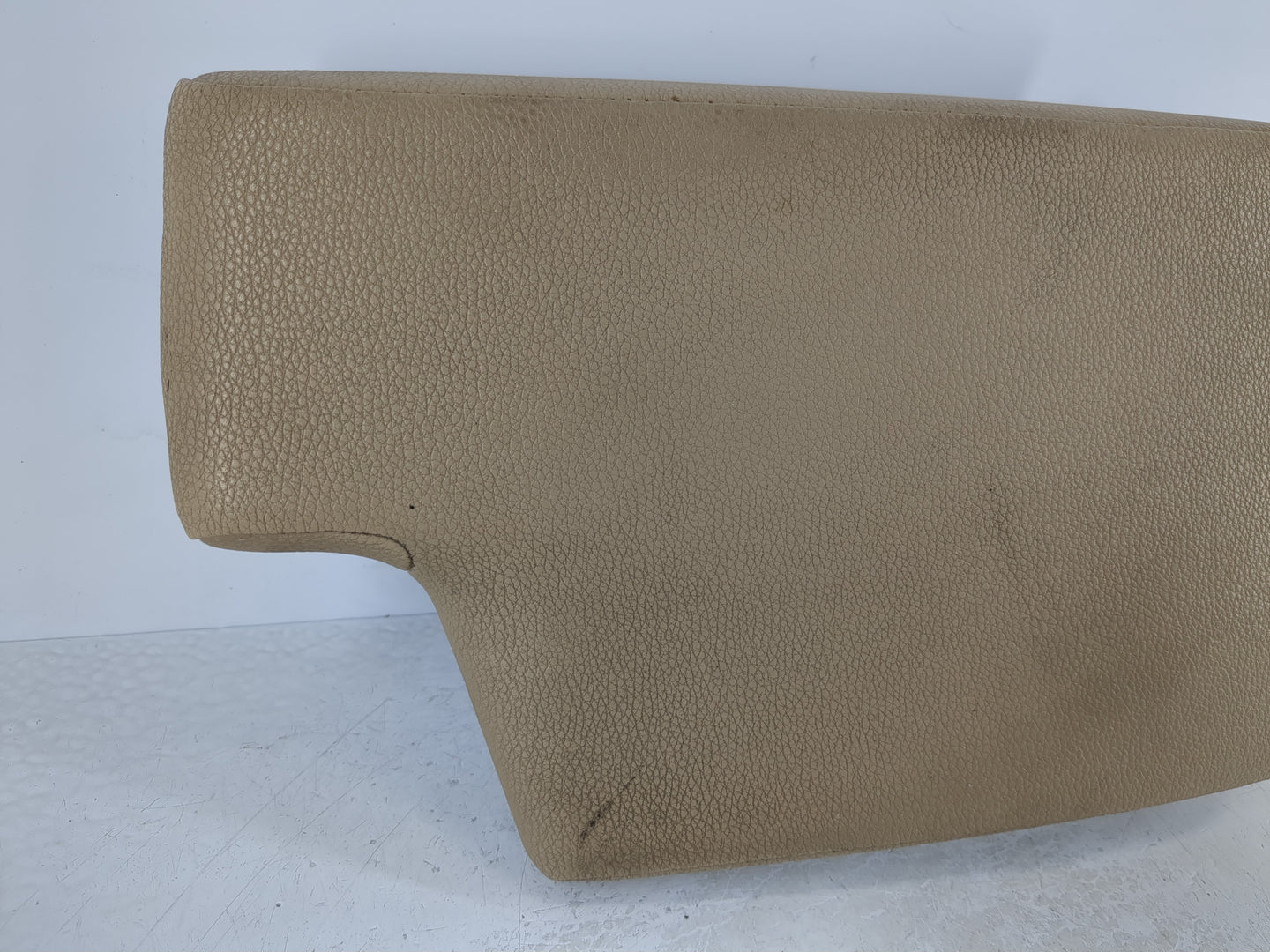 2009-2011 Bmw 328i Center Console Armrest Cover Lid Fits Fits 2009 2010 2011 OEM Used Auto Parts - Oemusedautoparts1.com