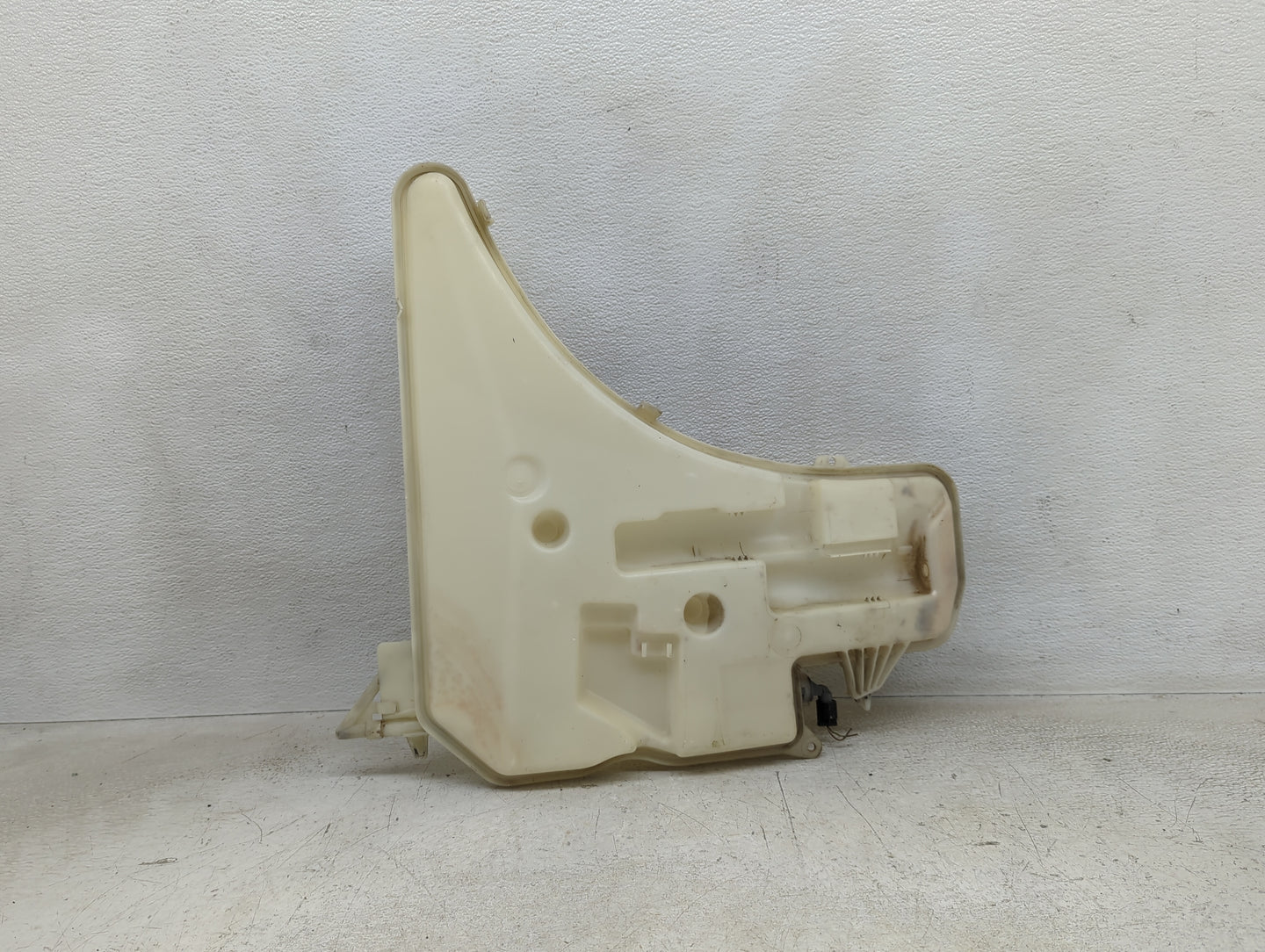 2007-2013 Bmw 328i Windshield Washer Fluid Reservoir Bottle Oem - Oemusedautoparts1.com
