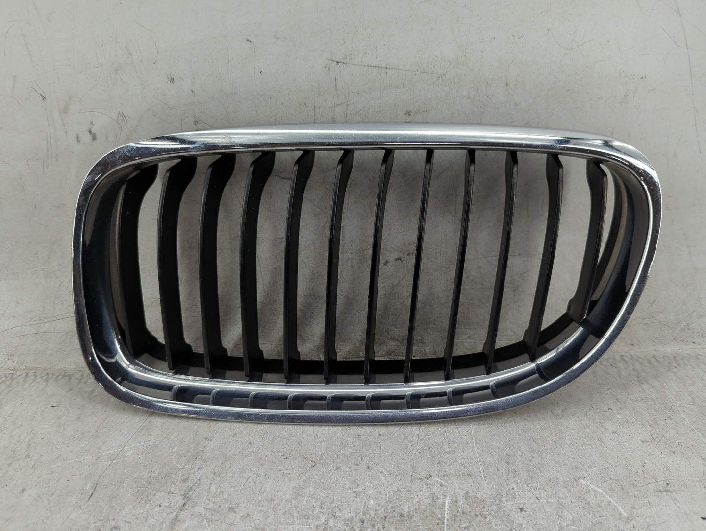 2009-2012 Bmw 328i Front Grille Bumper Not Included 1459799 - Oemusedautoparts1.com