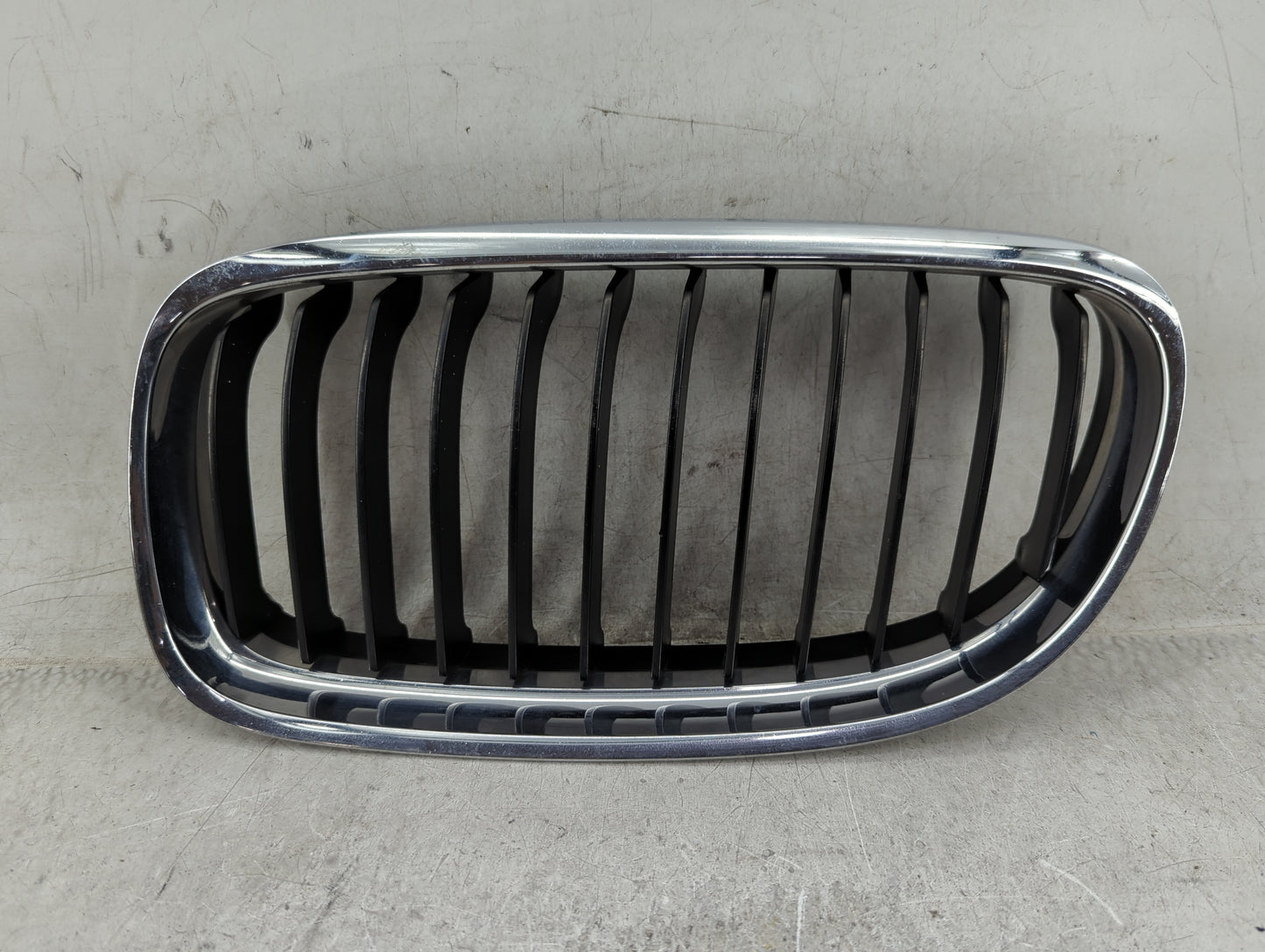 2009-2012 Bmw 328i Front Grille Bumper Not Included 1459799 - Oemusedautoparts1.com