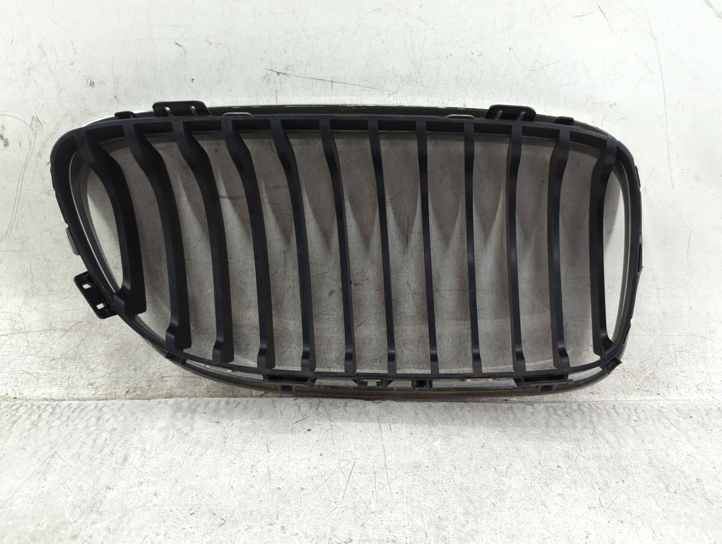 2009-2012 Bmw 328i Front Grille Bumper Not Included 1459799 - Oemusedautoparts1.com