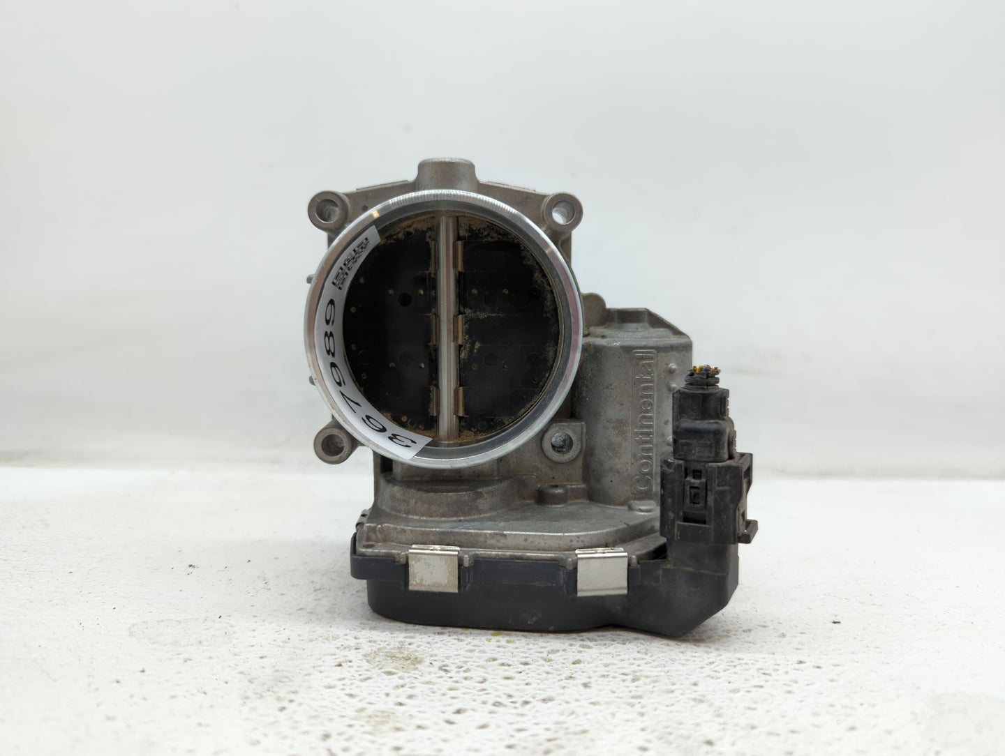 2007-2013 Bmw 328i Throttle Body P/N:7 556 118 1354 7556118 Fits Fits 2007 2008 2009 2010 2011 2012 2013 OEM Used Auto Parts