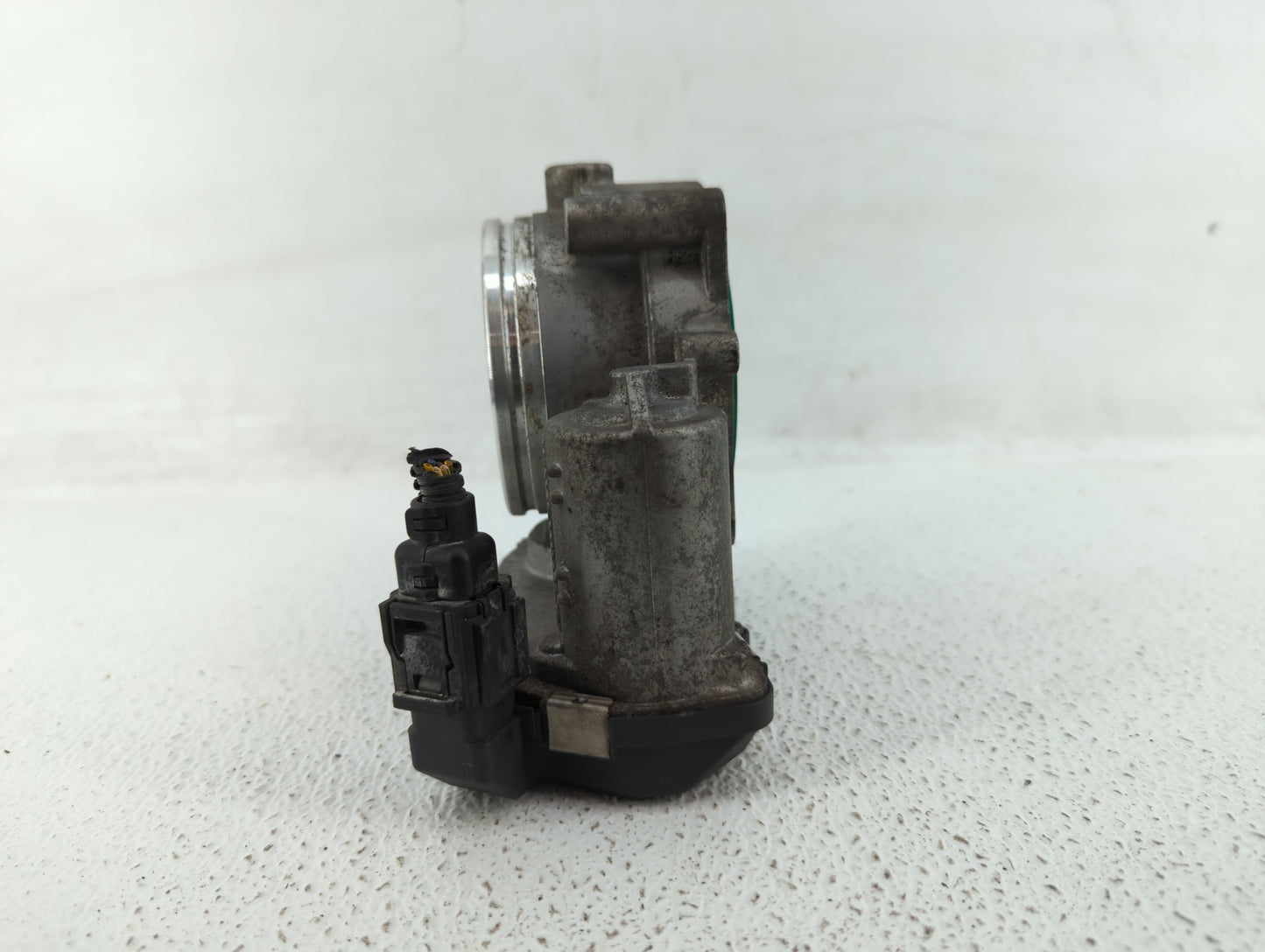 2007-2013 Bmw 328i Throttle Body P/N:A2C53112155 Fits Fits 2007 2008 2009 2010 2011 2012 2013 OEM Used Auto Parts - Oemuseda