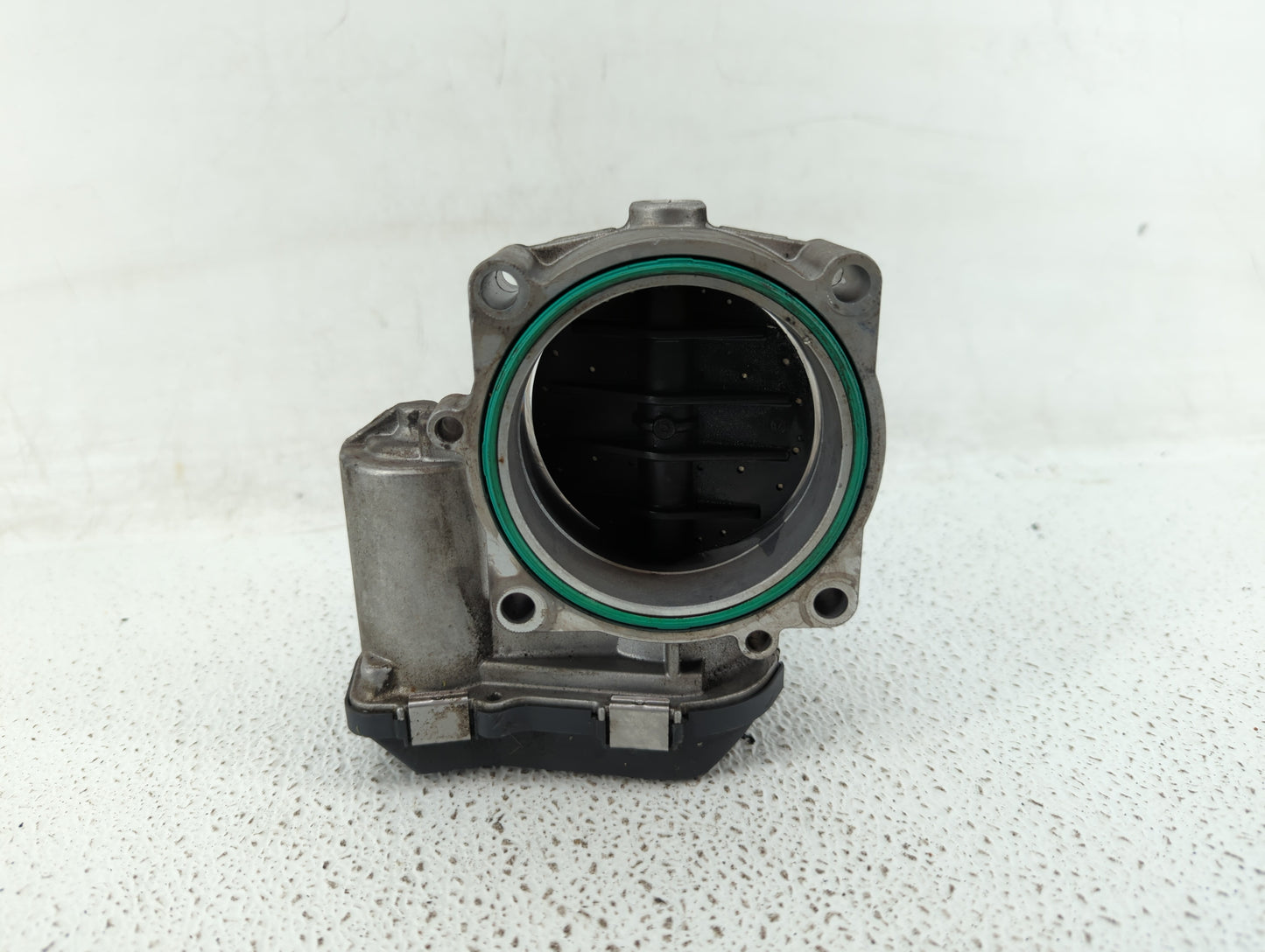 2007-2013 Bmw 328i Throttle Body P/N:1354 7556118-04 1354 7556118-03 Fits Fits 2007 2008 2009 2010 2011 2012 2013 OEM Used A