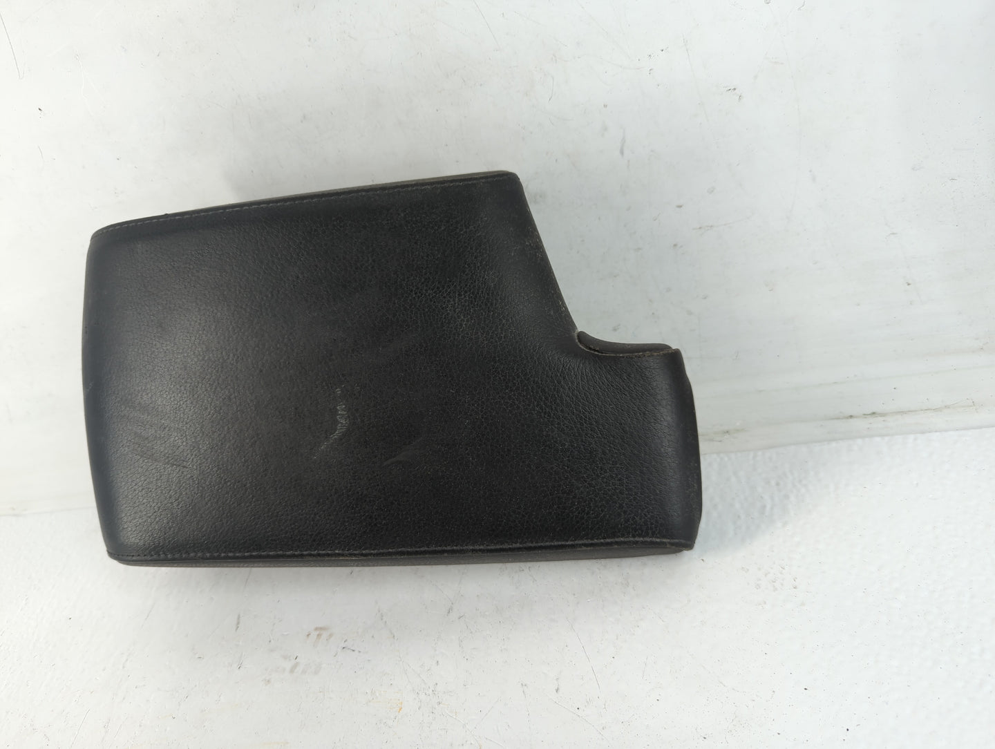 2009 Bmw 328i Center Console Armrest Cover Lid Fits OEM Used Auto Parts - Oemusedautoparts1.com