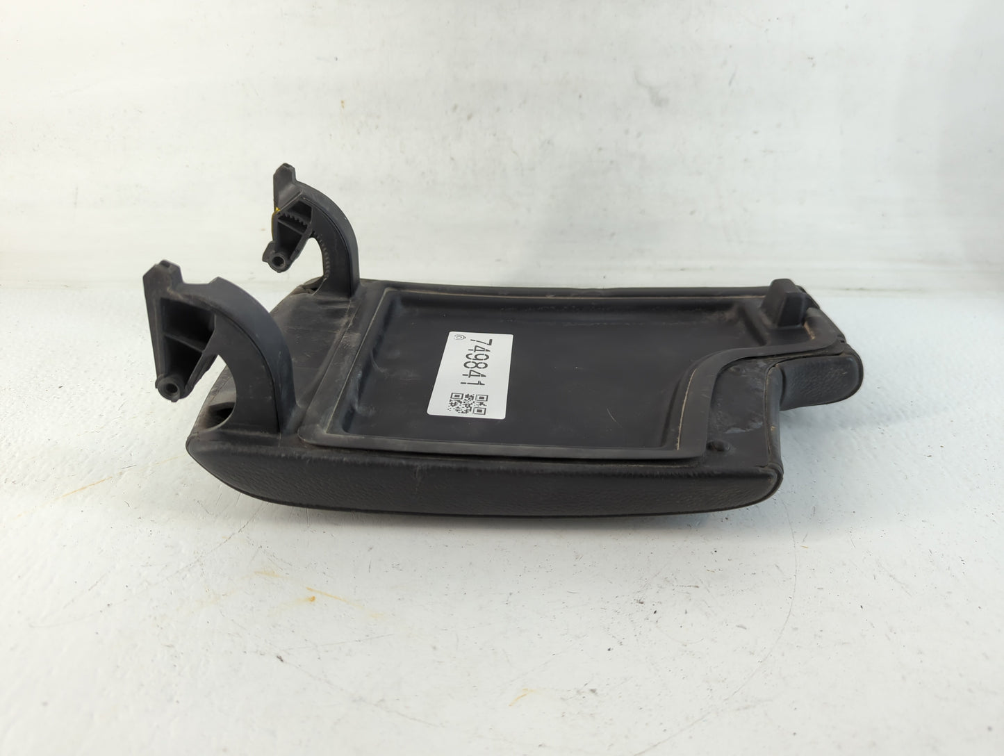 2009 Bmw 328i Center Console Armrest Cover Lid Fits OEM Used Auto Parts - Oemusedautoparts1.com