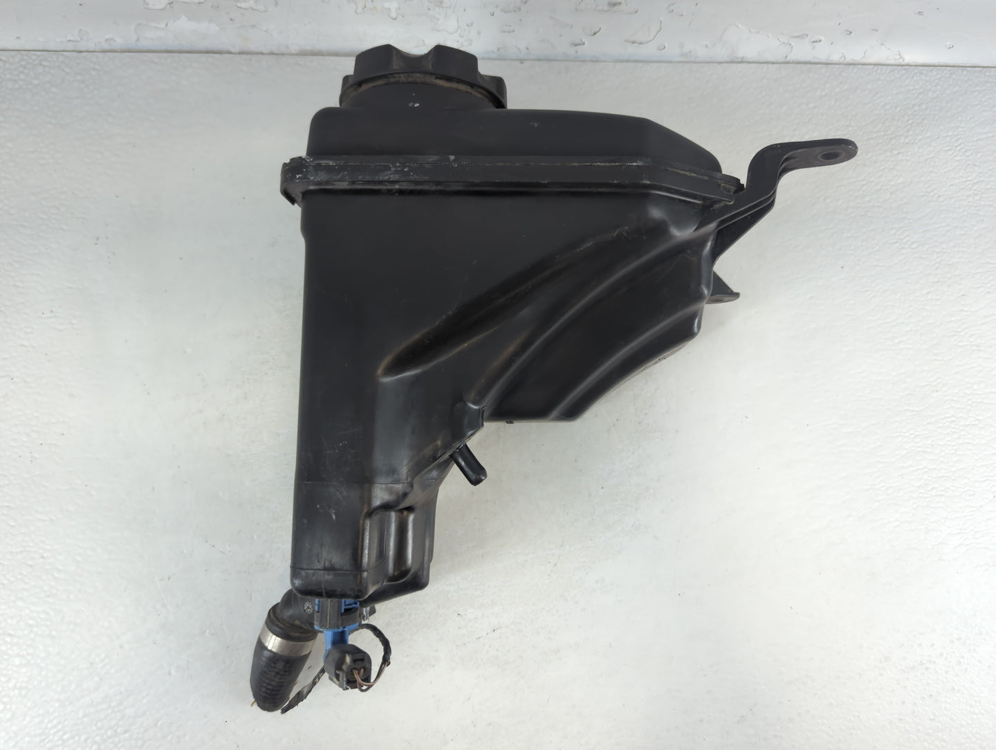 2007-2013 Bmw 328i Windshield Washer Fluid Reservoir Bottle Oem - Oemusedautoparts1.com