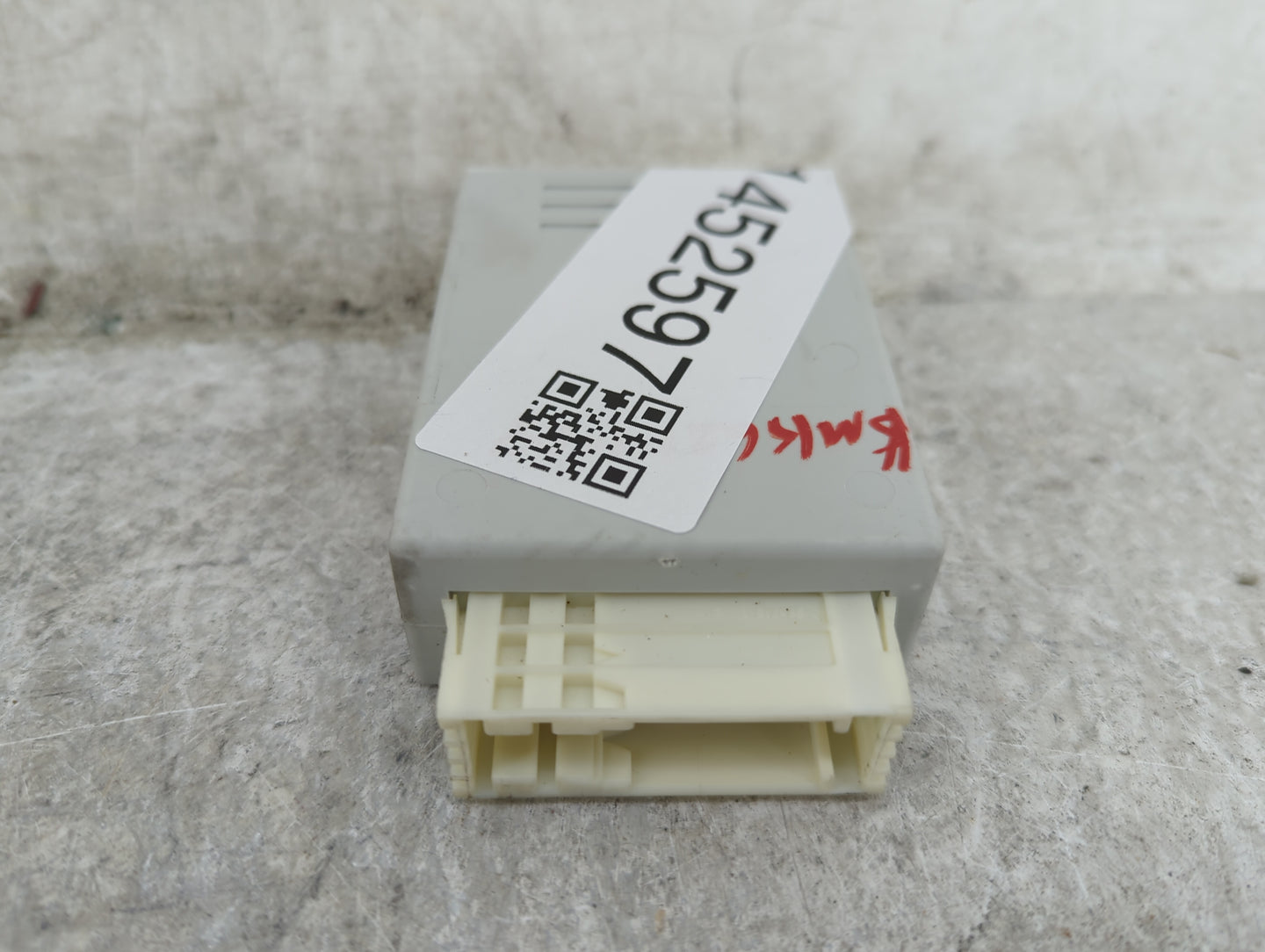 2008-2010 Bmw 528i Body Control Module Bcm Inner Cabin Fuse Box - Oemusedautoparts1.com