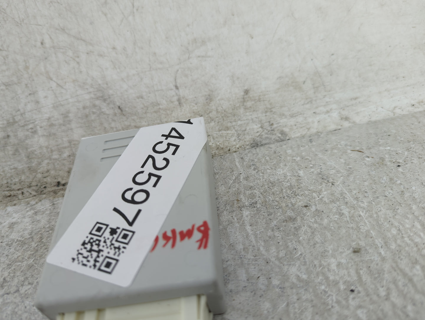 2008-2010 Bmw 528i Body Control Module Bcm Inner Cabin Fuse Box - Oemusedautoparts1.com