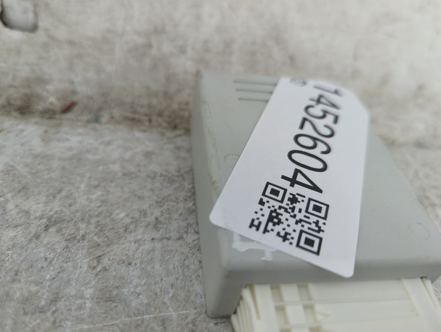 2008-2010 Bmw 528i Body Control Module Bcm Inner Cabin Fuse Box - Oemusedautoparts1.com