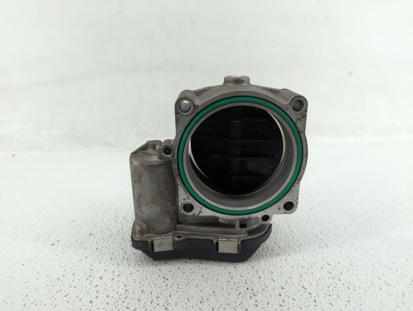 2008-2011 Bmw 528i Throttle Body P/N:1354 7556118-04 1354 7556118-03 Fits Fits 2007 2008 2009 2010 2011 2012 2013 OEM Used A